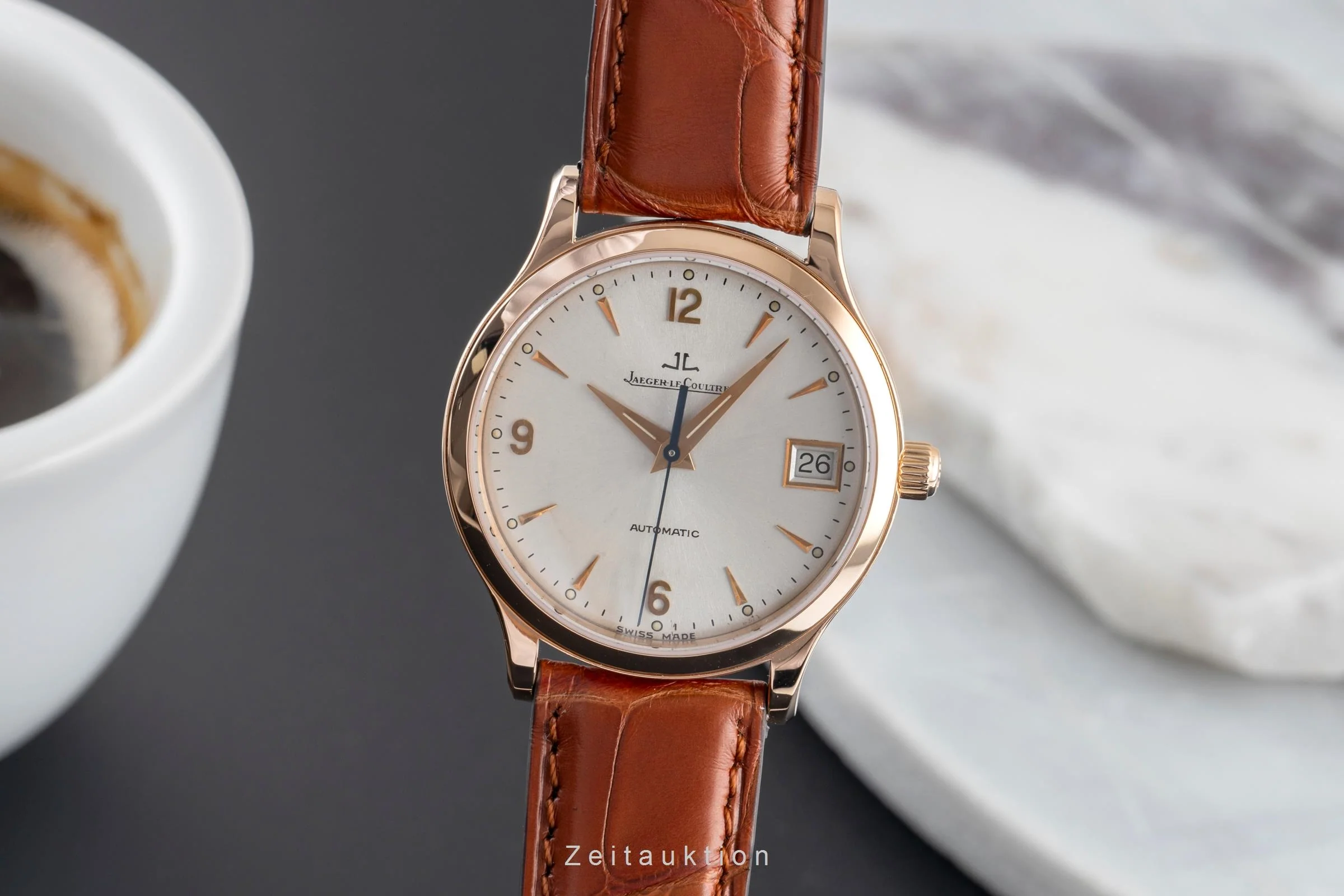 Jaeger LeCoultre Master Control 18 ct red gold automatic men's watch 145.2.89  [2500216] - Image 2