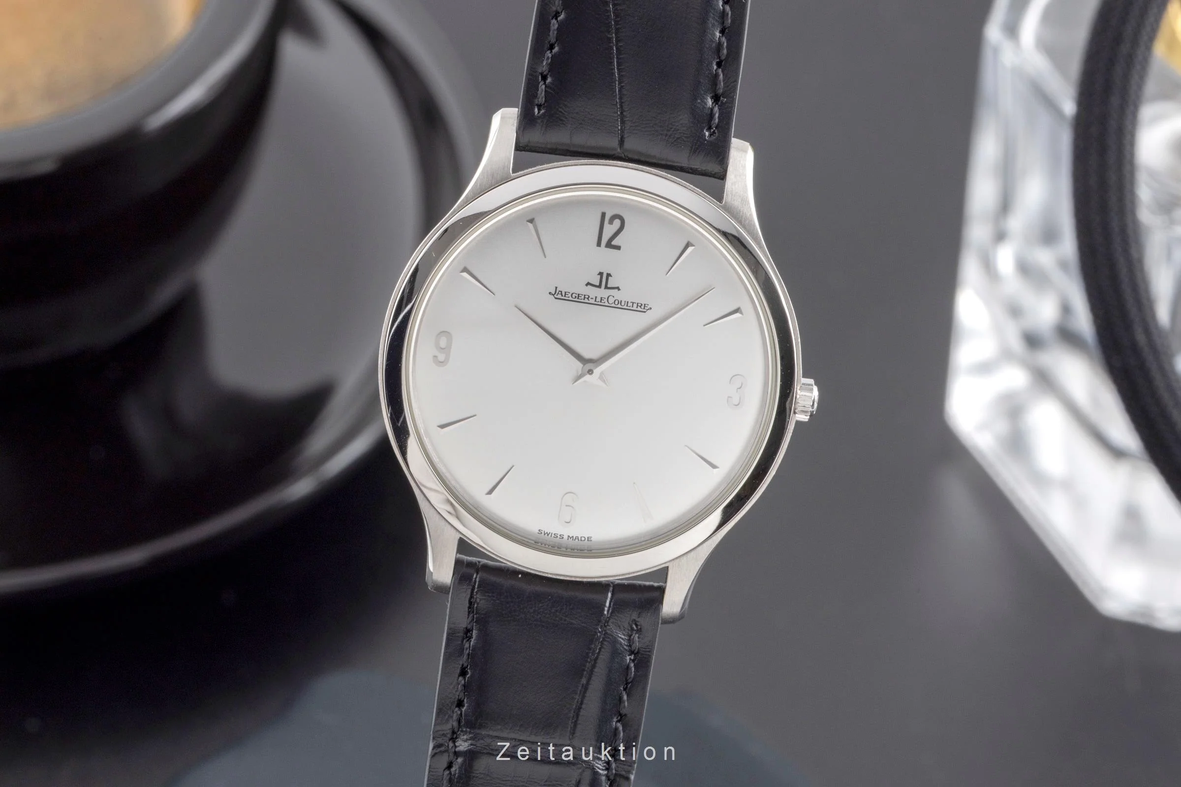 Jaeger LeCoultre Master Ultra Thin platinium manual winding men's watch 145.6.79  [2501795] - Image 2