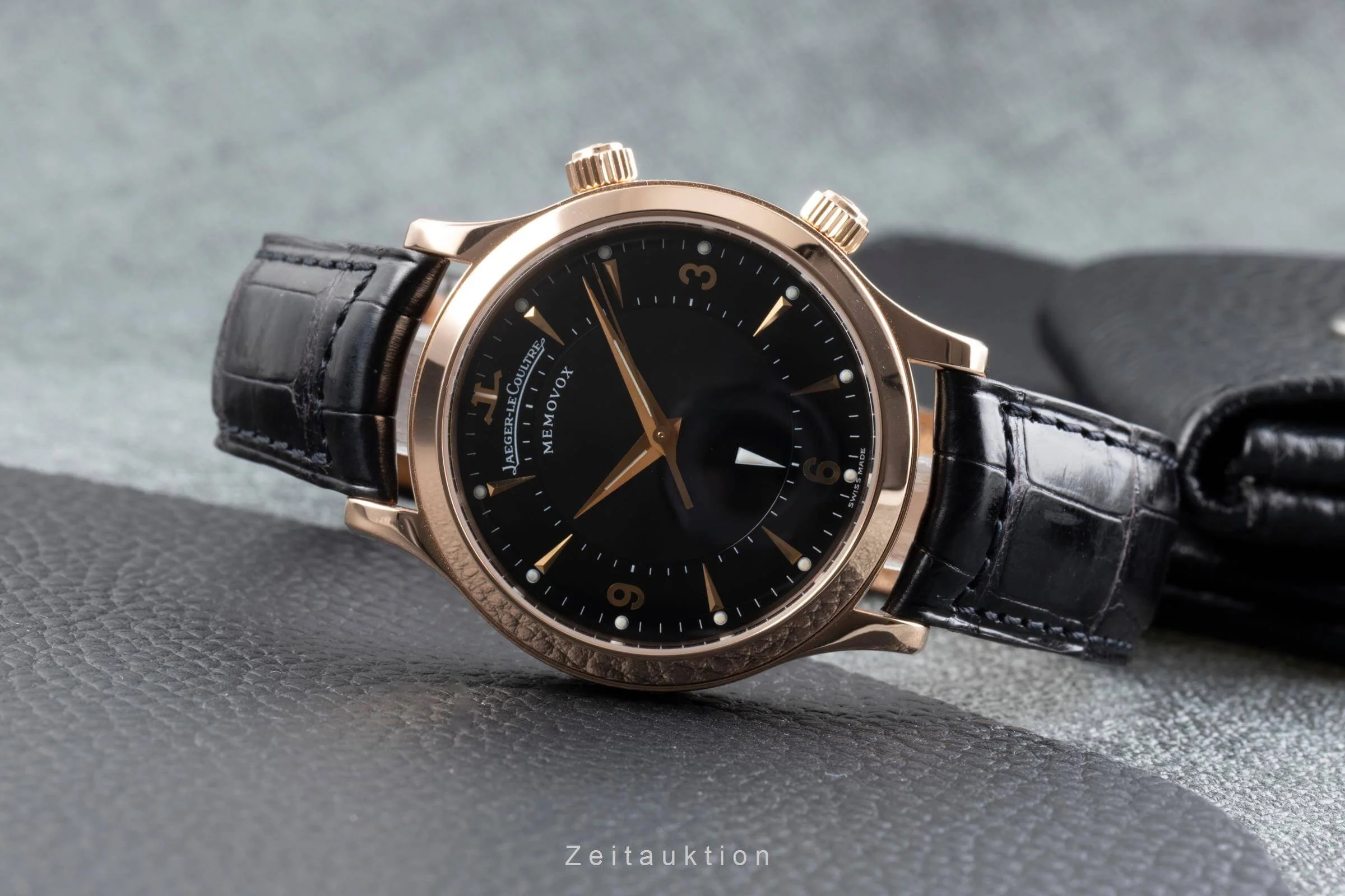 Jaeger LeCoultre Memovox 18 ct gold automatic men's watch Q1442470  144.2.94.S  [2502310] - Image 3