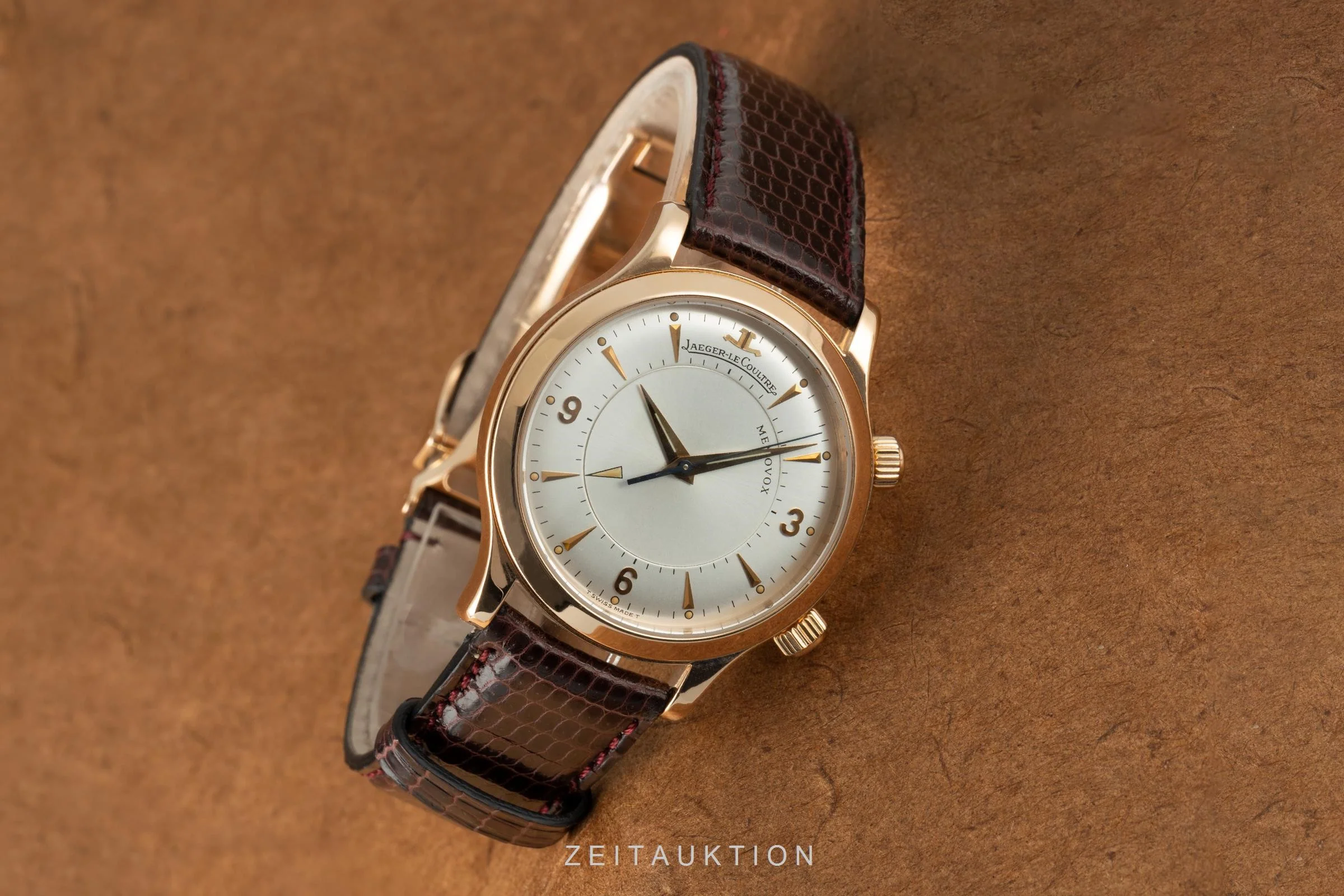 Jaeger LeCoultre Memovox 18 ct gold manual winding men's watch 144.2.94  [2104487] - Image 3