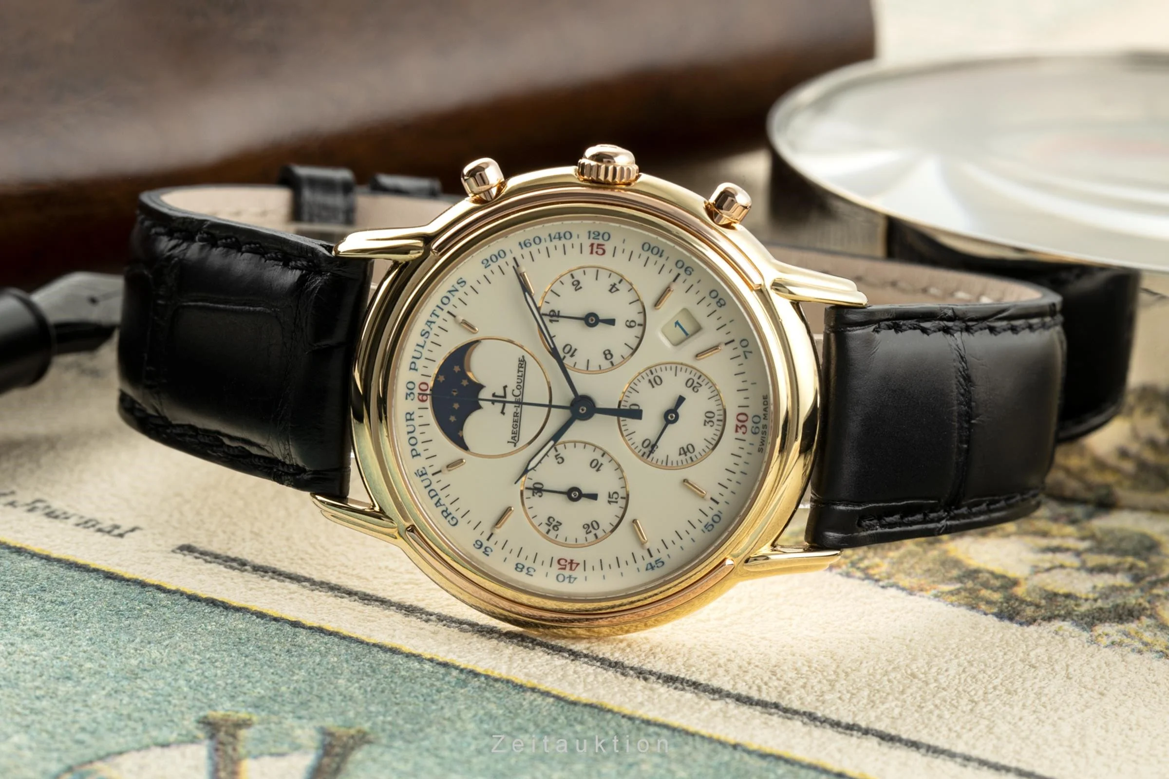 Jaeger LeCoultre Odysseus chronograph 18 ct gold quartz men's watch 165.7.3  [2110435] - Image 2