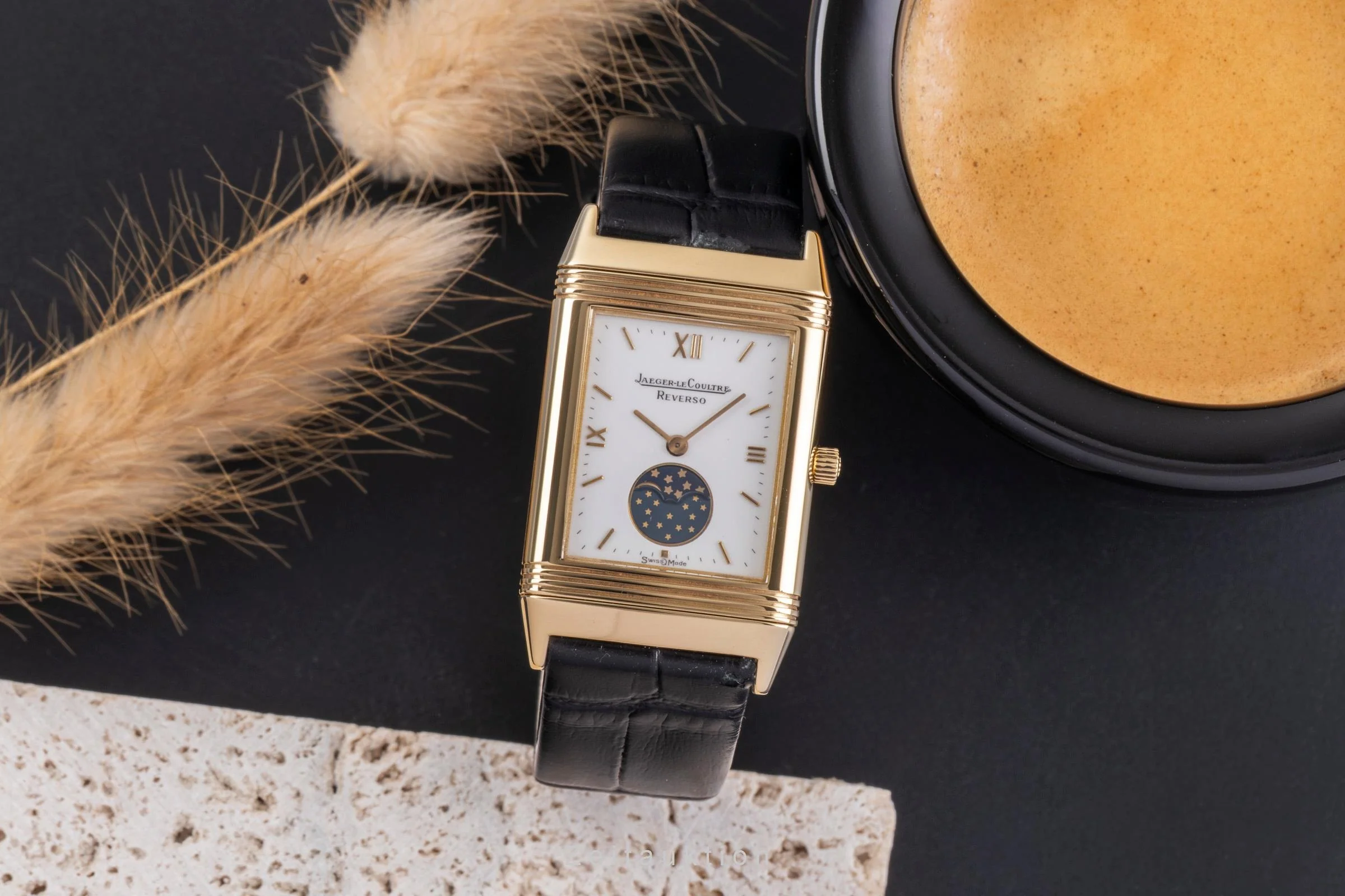 Jaeger LeCoultre Reverso 18 ct gold quartz unisex 140.252.1  [2504597] - Image 4