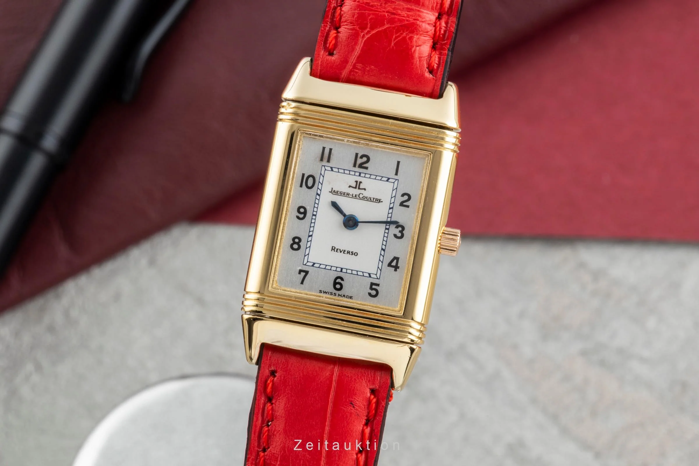 Jaeger LeCoultre Reverso 18 ct gold quartz women's watch 260.1.08   Q2611120  [2505242] - Image 2