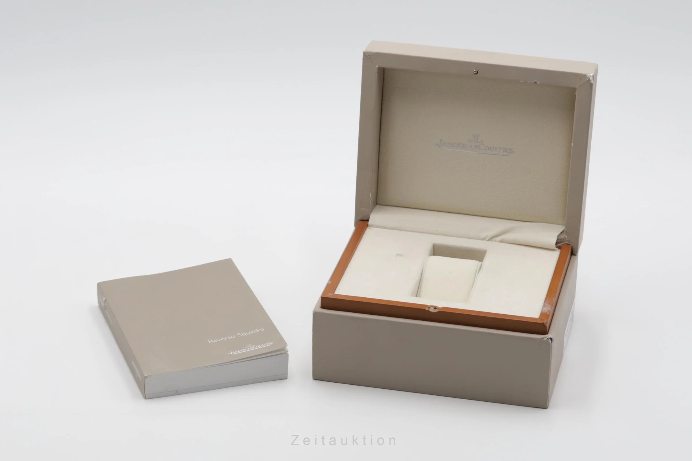 Jaeger LeCoultre Reverso 18 ct red gold automatic men's watch Q7002420  230.2.77  [2504669] - Image 9