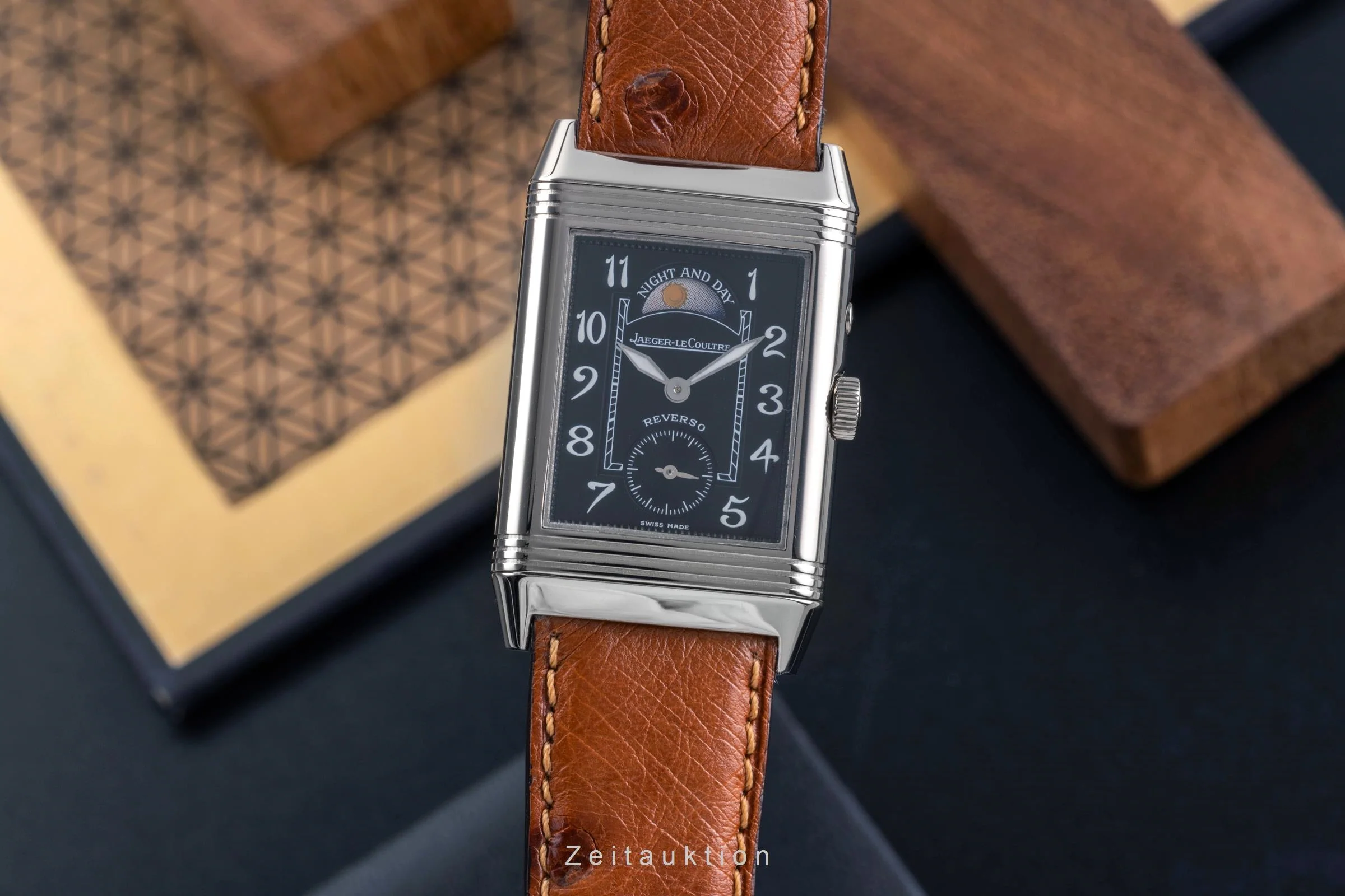 Jaeger LeCoultre Reverso 18 ct white gold manual winding men's watch Q2723440   270.3.54  [2503219] - Image 2