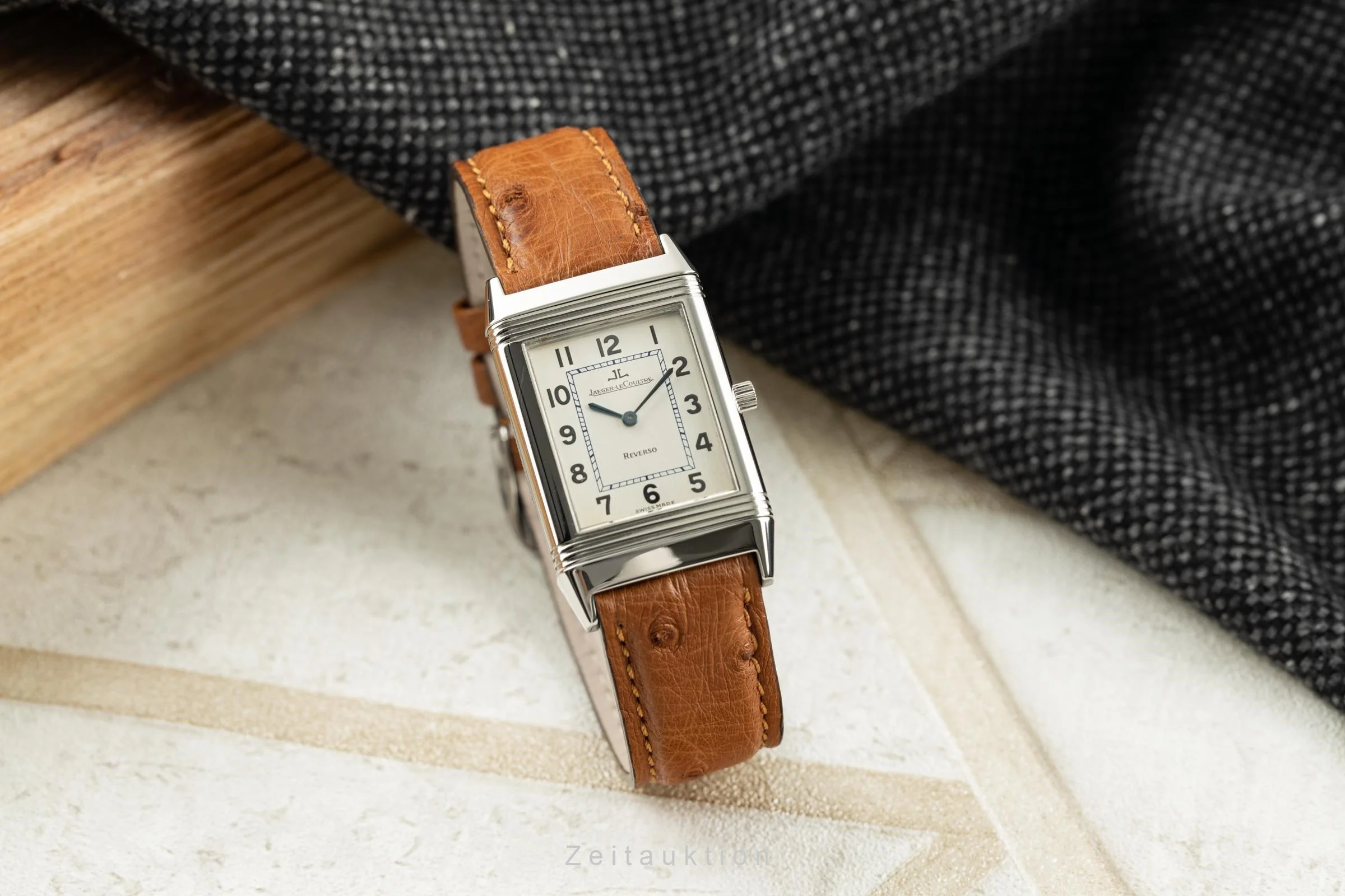 Jaeger LeCoultre Reverso steel manual winding men's watch 250.8.86 LP: 5500EUR  [2200299] - Image 3