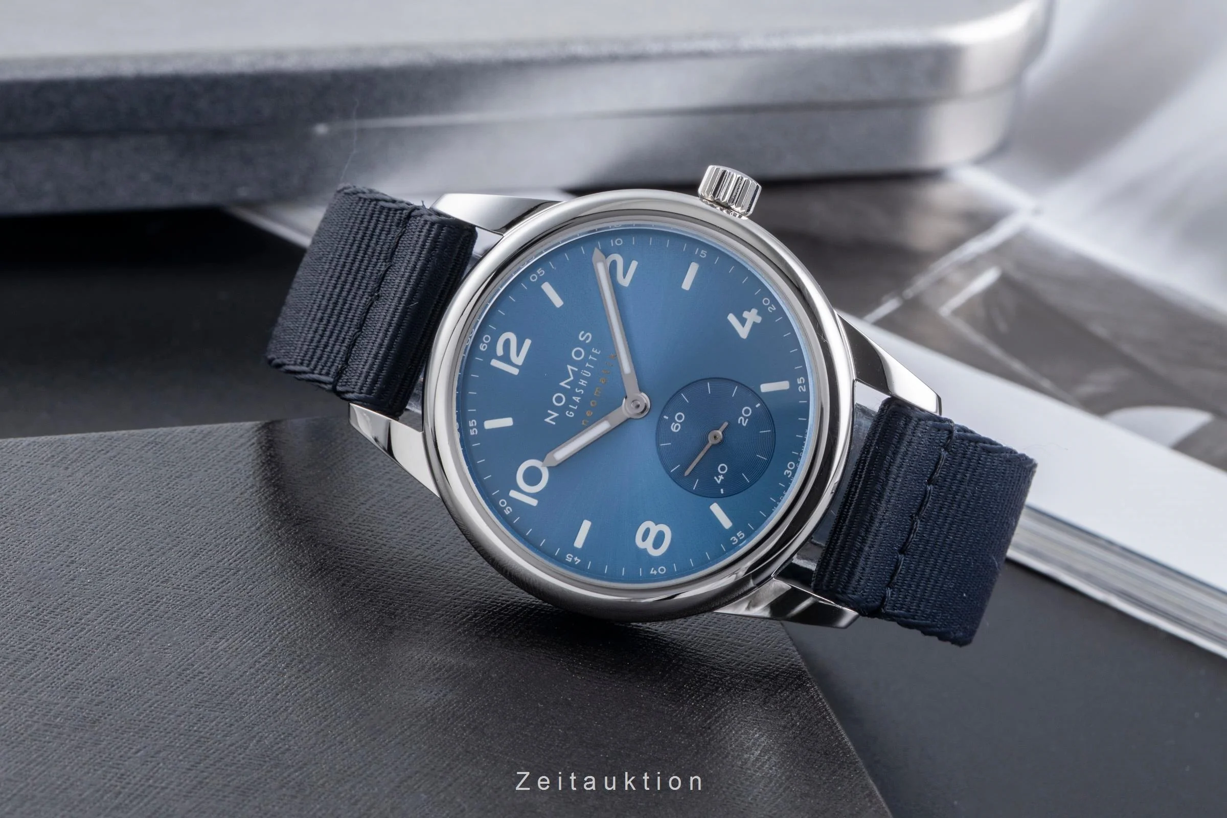 Nomos Club steel automatic men's watch 750 LP: 3100EUR  [2600400] - Image 3