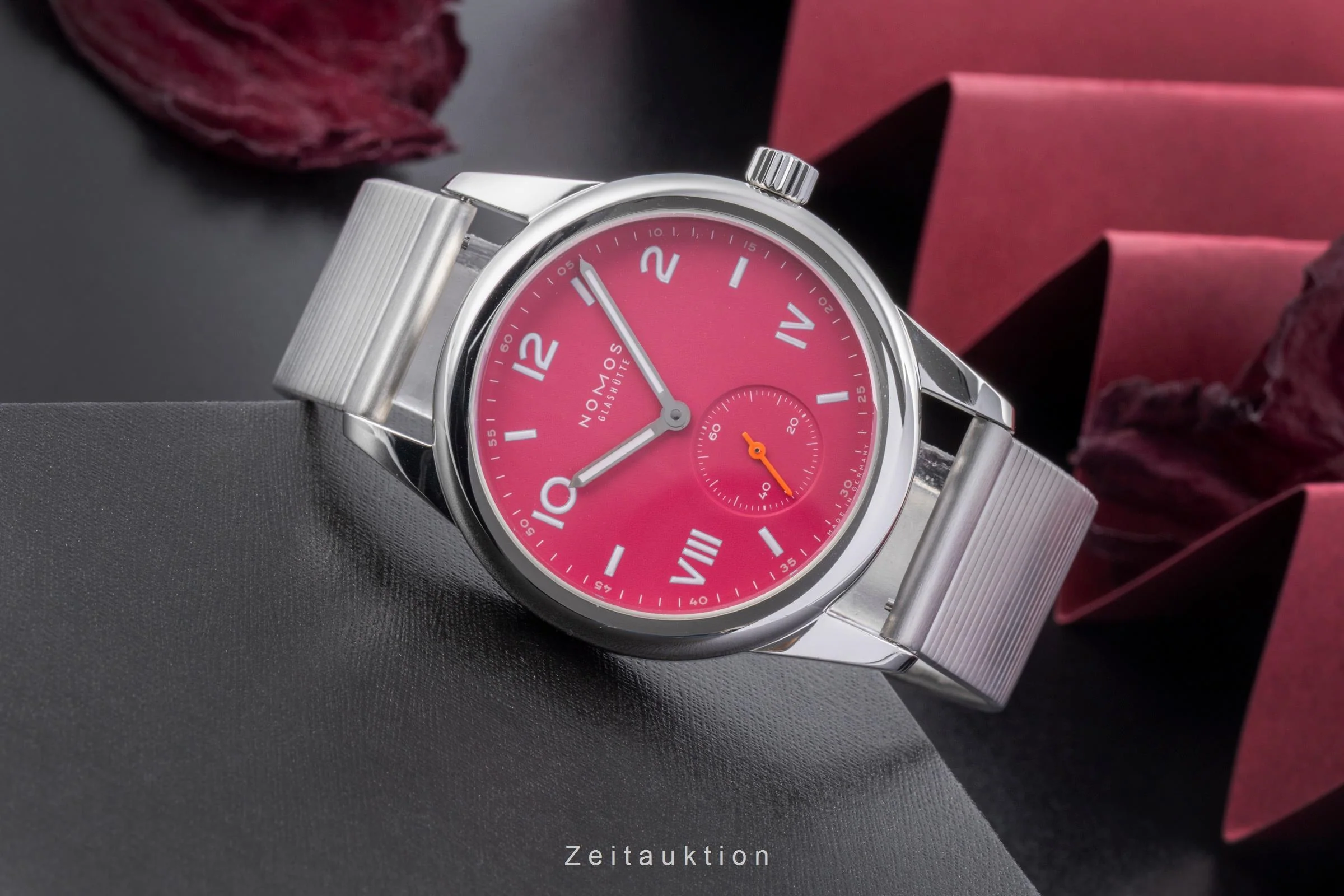 Nomos Club steel manual winding women's watch 711  [2506849] - Image 3
