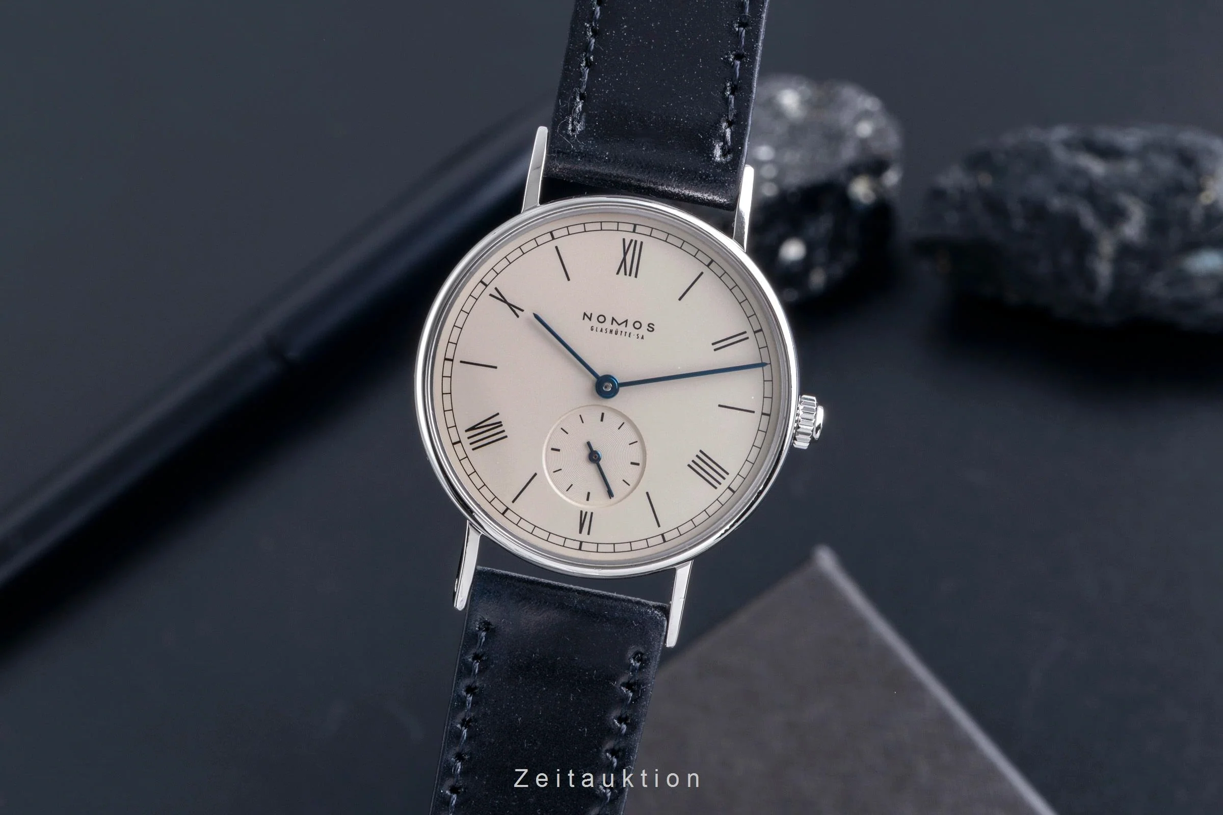 Nomos Ludwig steel manual winding men's watch 201  [2600041] - Image 2