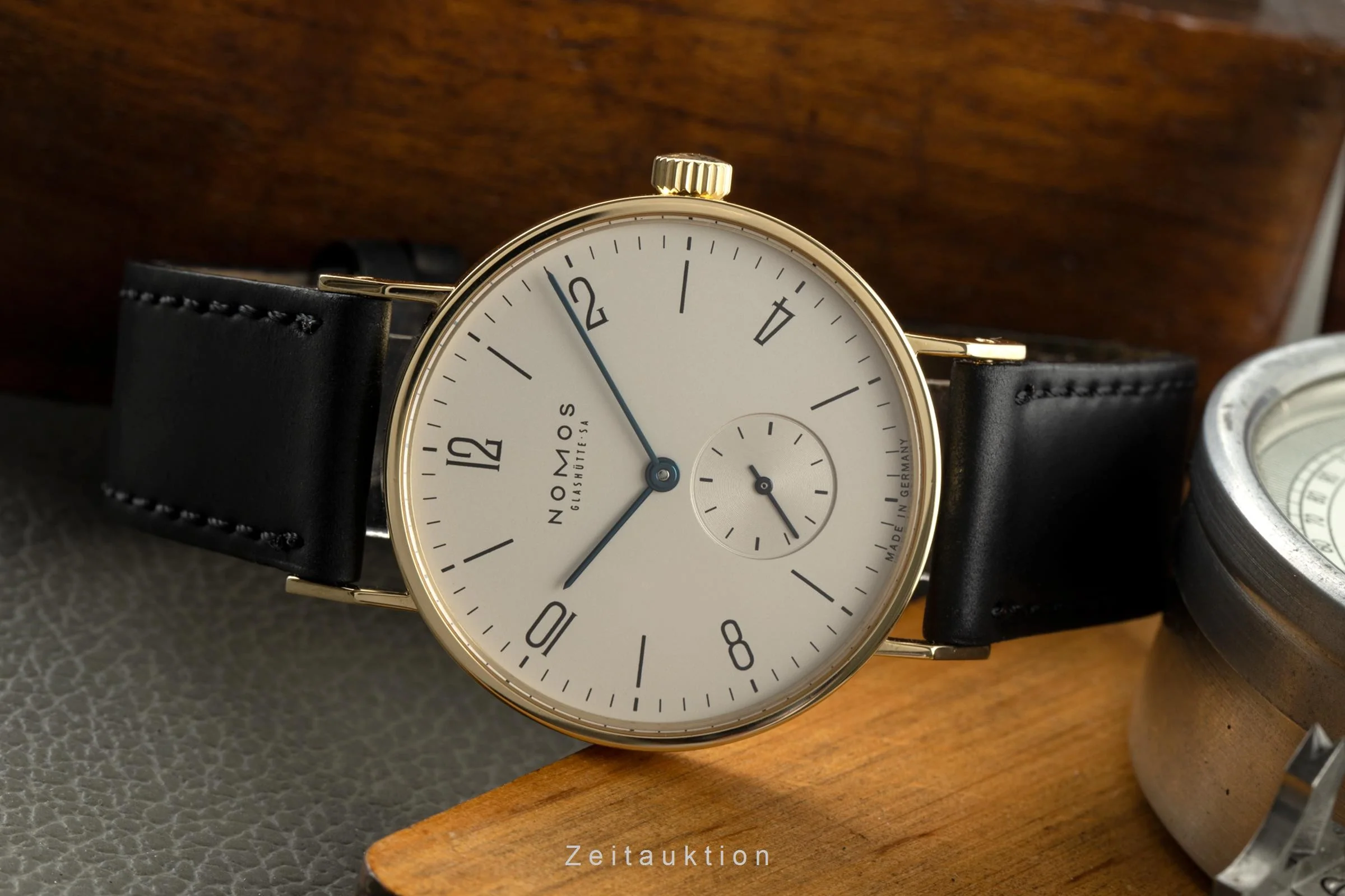 Nomos Tangente 18 ct gold manual winding men's watch Limited  [2200410] - Image 2