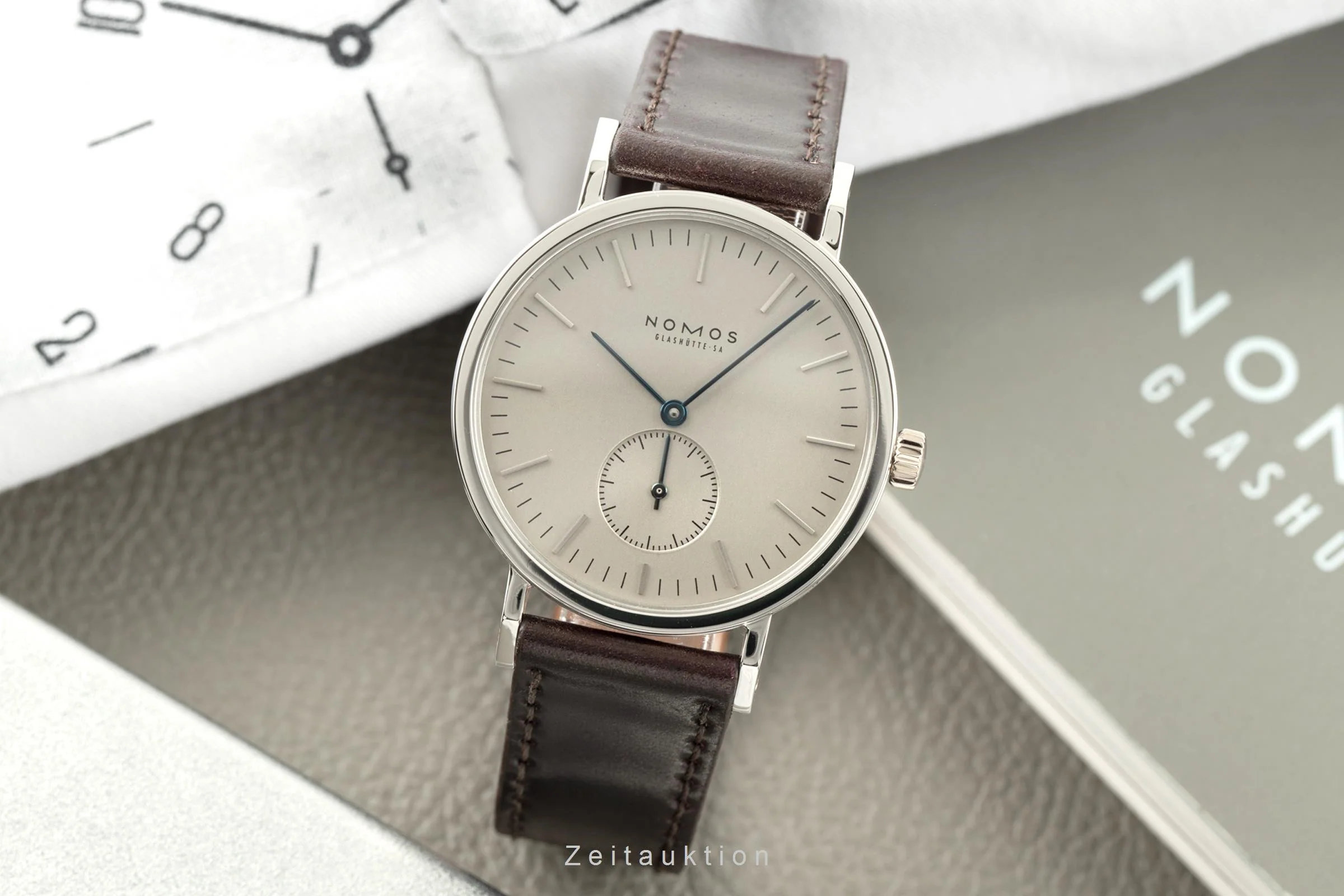 Nomos Tangente platinium manual winding men's watch  [2201942] - Image 4