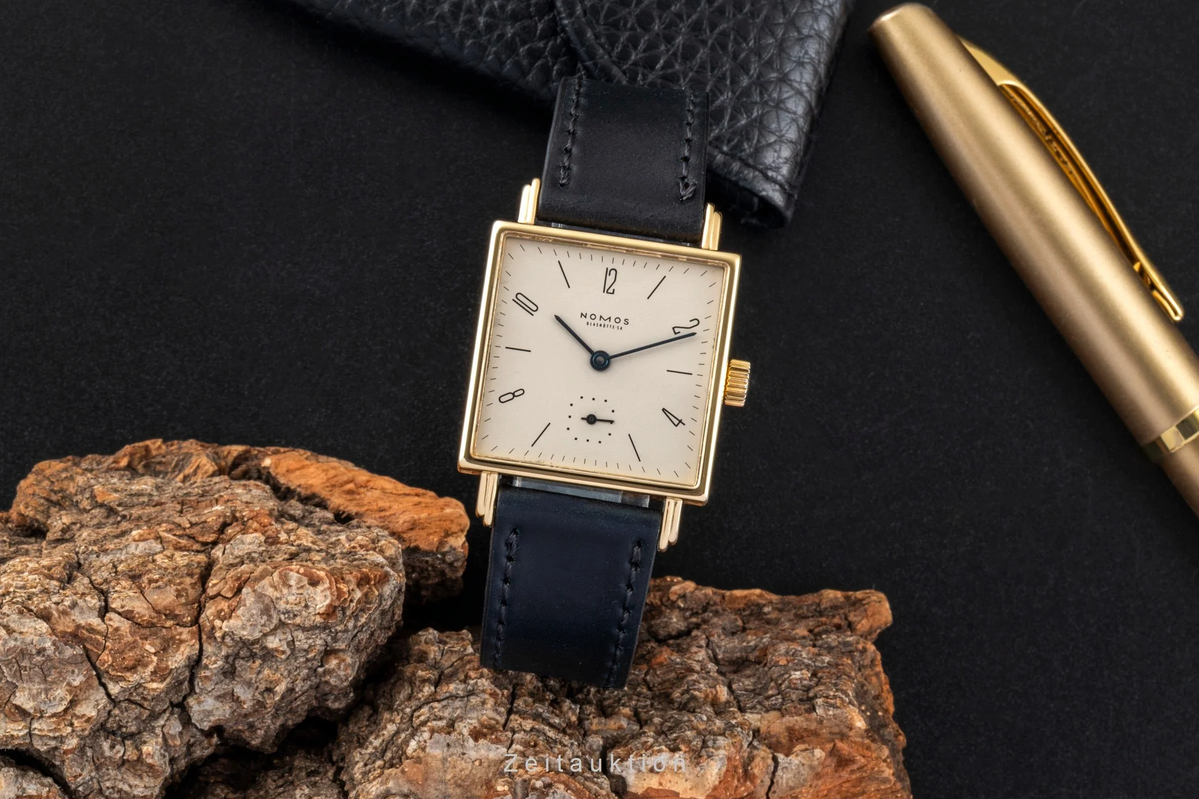 Nomos Tetra 18 ct gold manual winding men's watch Tetra Gold  [2600704] - Image 4