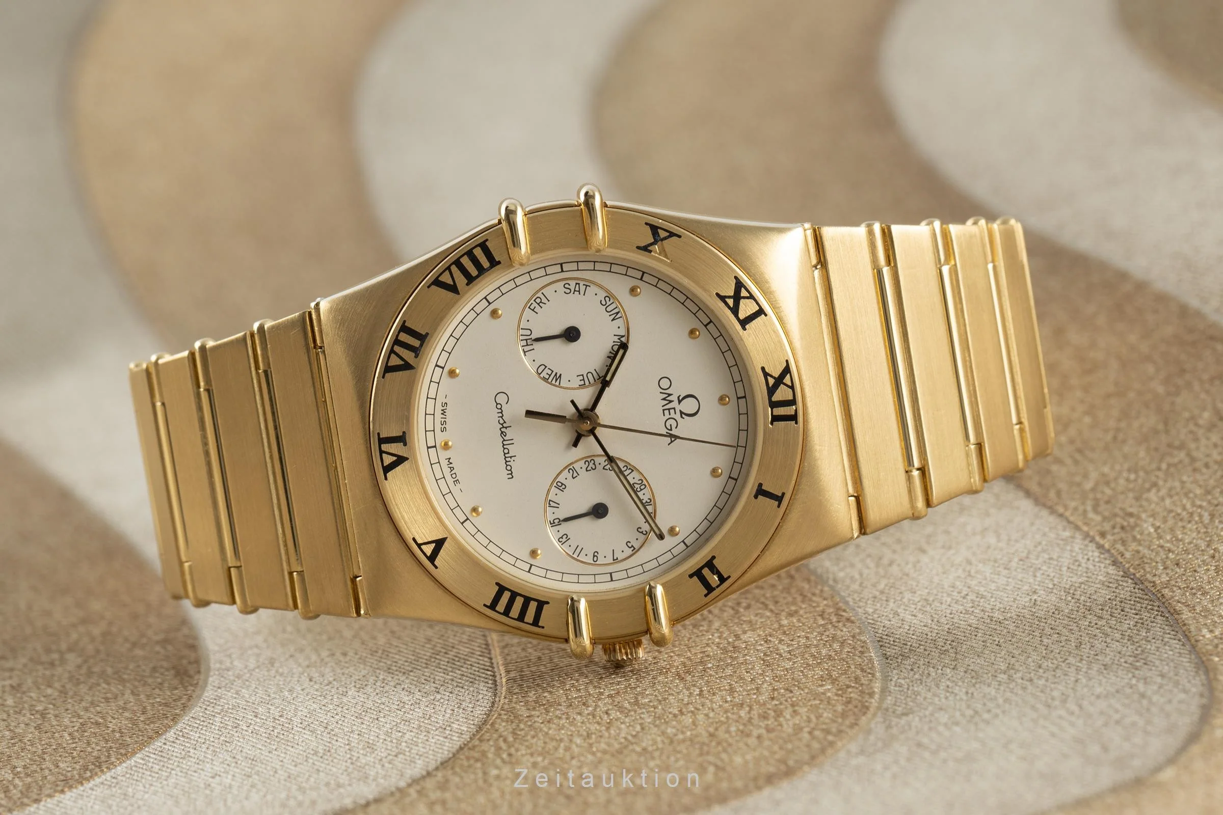 Omega Constellation 18 ct gold quartz men's watch 1102.30.00, 396.1069  [2110140] - Image 2