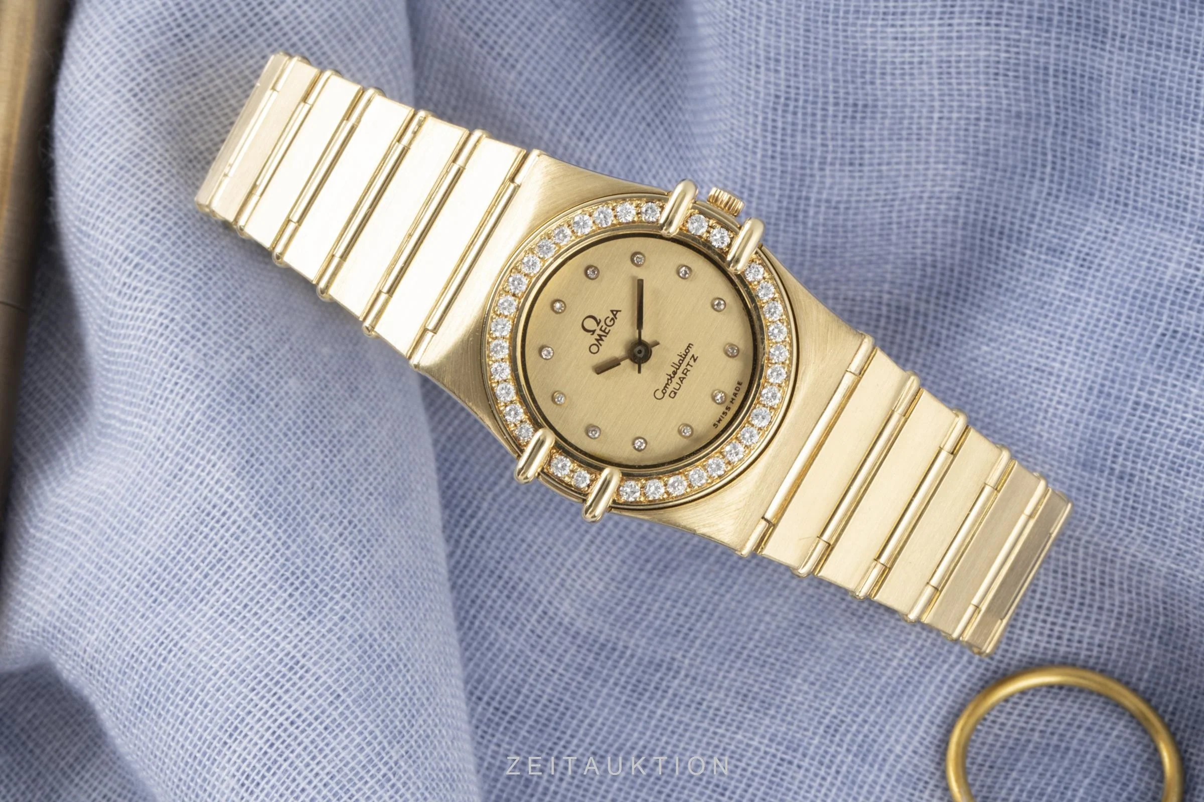 Omega Constellation 18 ct gold quartz women's watch 695.001  [2100422] - Image 3