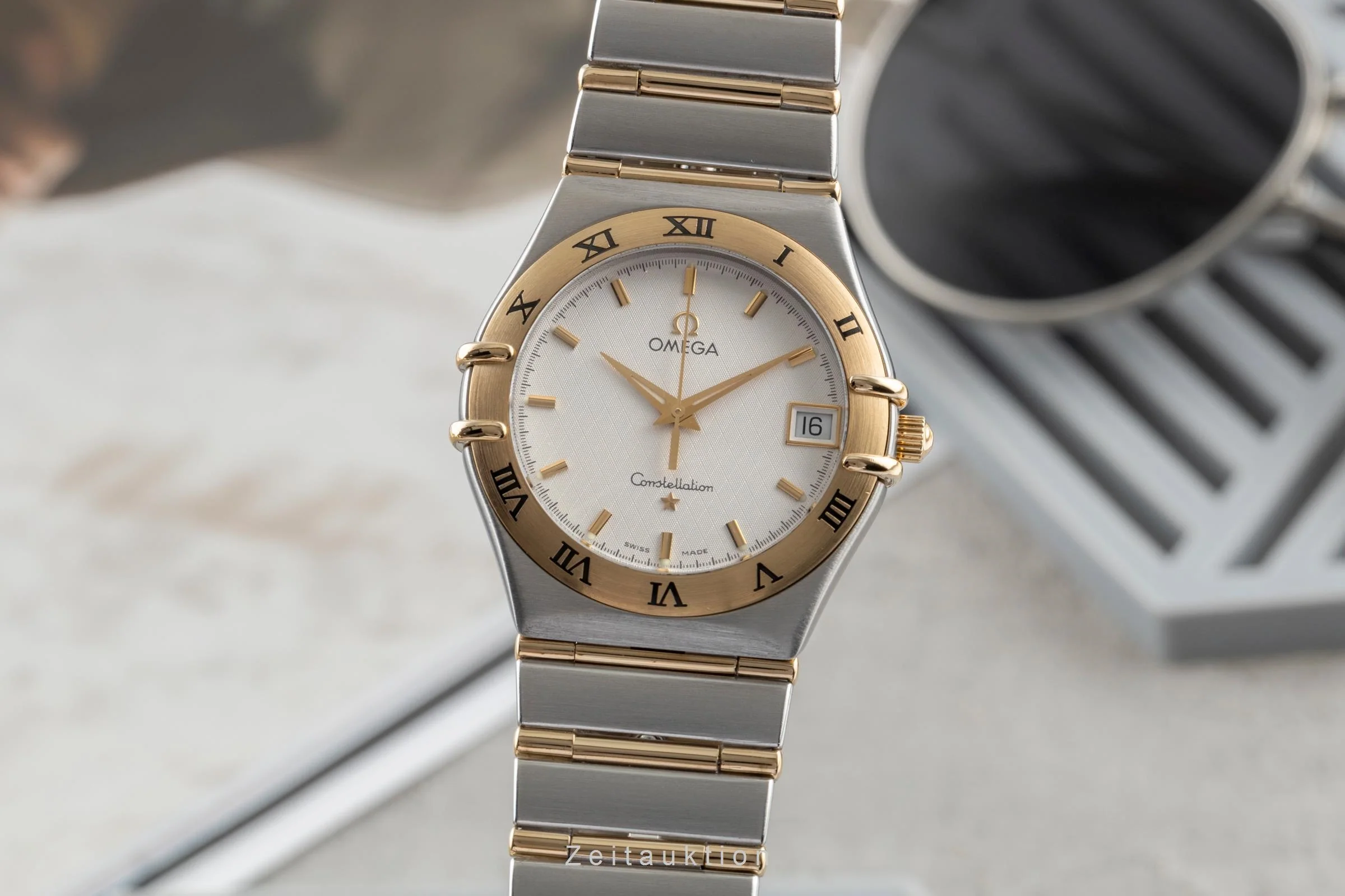 Omega Constellation steel / gold quartz men's watch 1212.30.00  [2504489] - Image 2