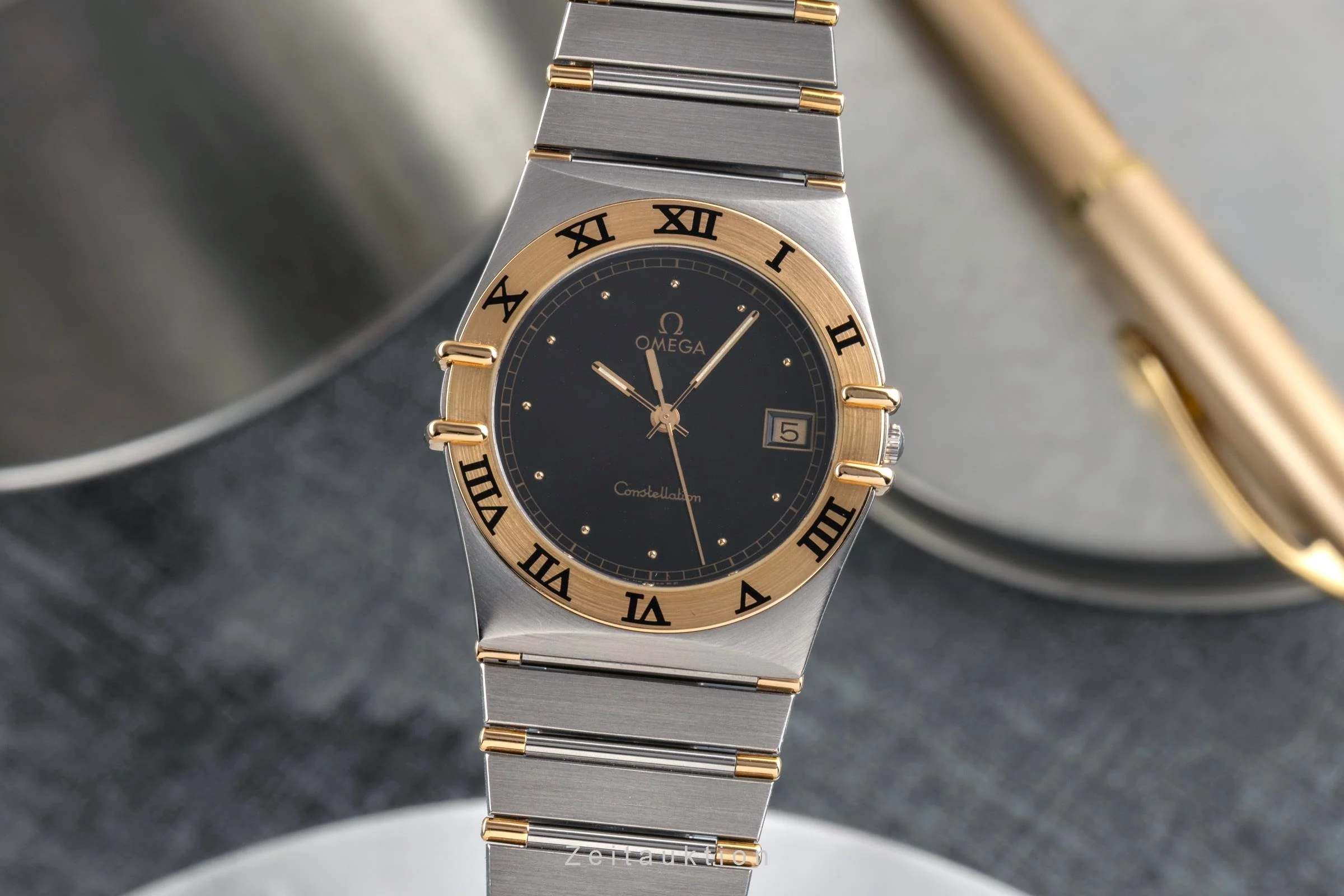 Omega Constellation steel / gold quartz men's watch 396.1070  [2502380] - Image 2