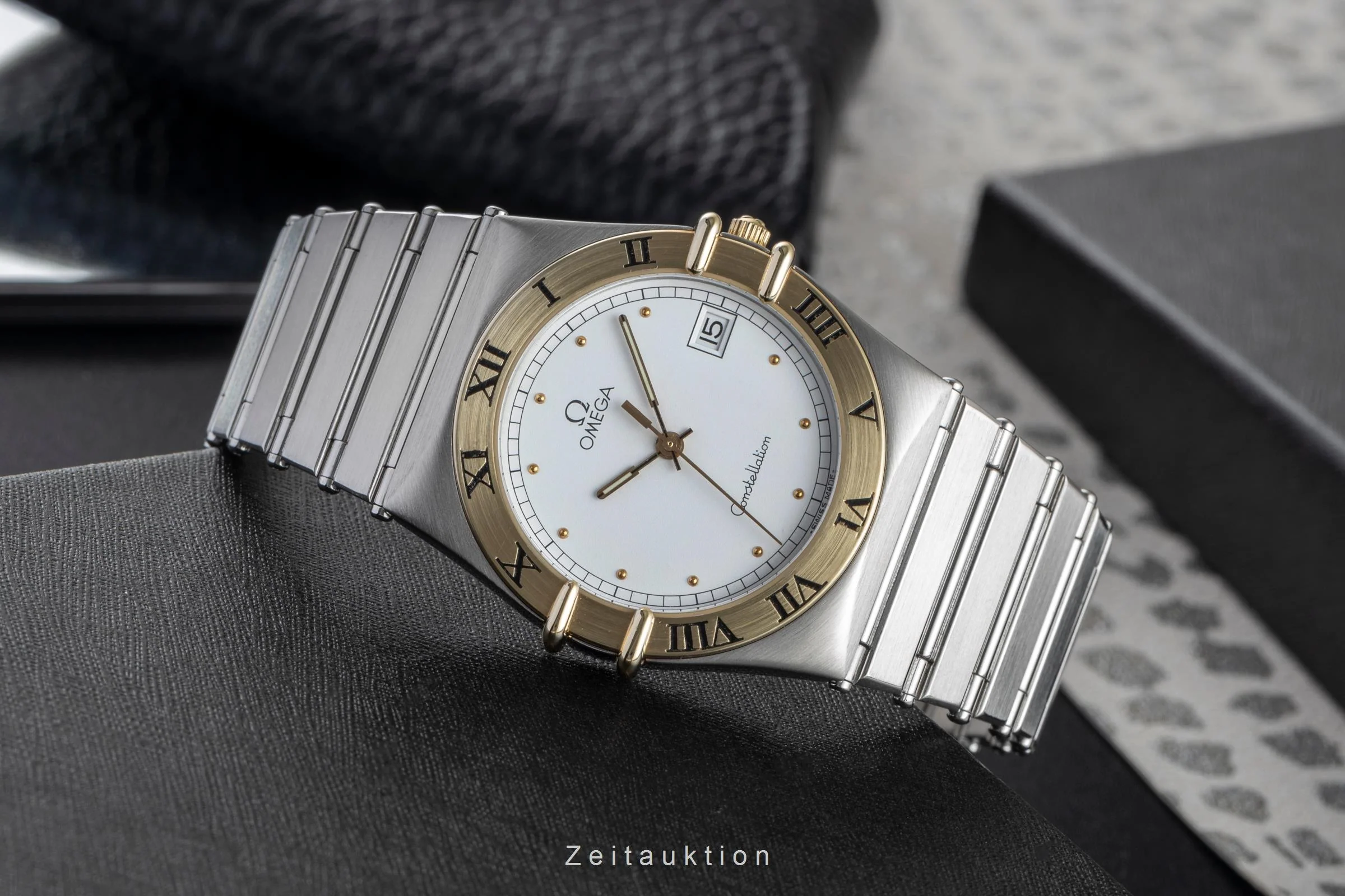 Omega Constellation steel / gold quartz men's watch 398.0876  [2503088] - Image 3