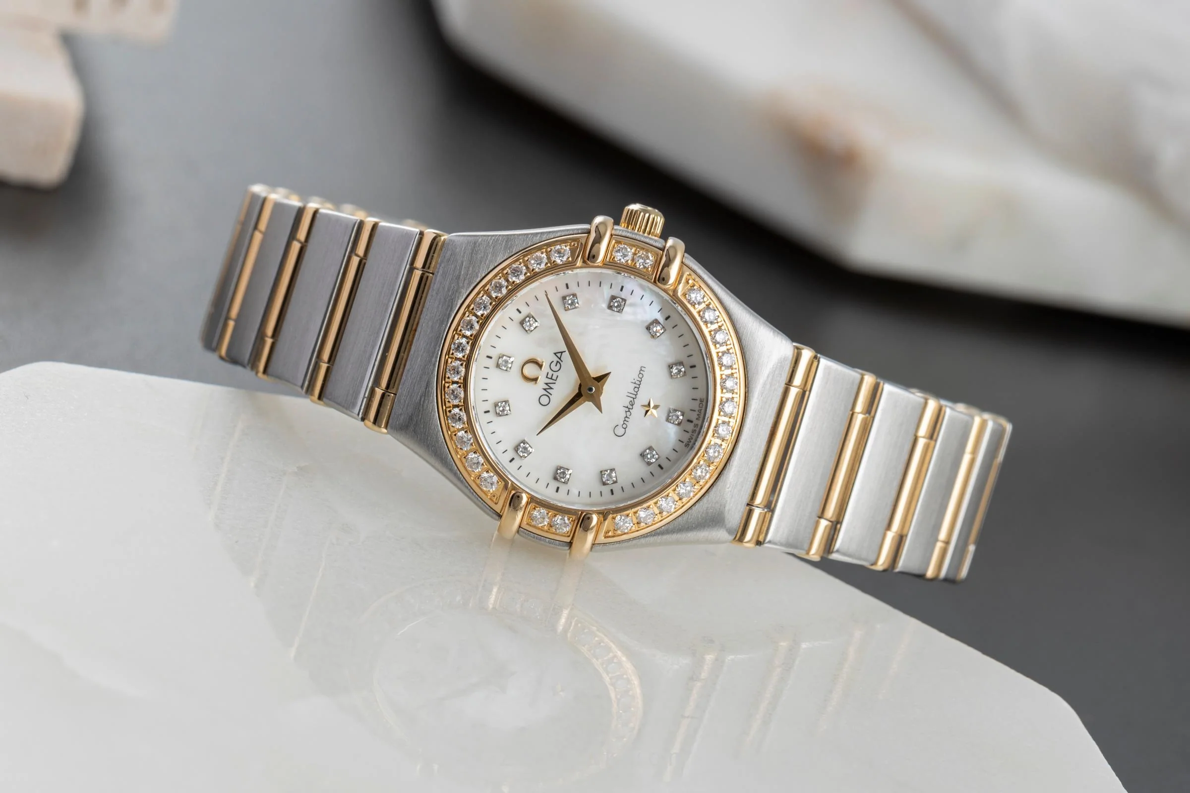 Omega Constellation steel / gold quartz women's watch 1267.75.00 LP: 10400EUR  [2504312] - Image 3