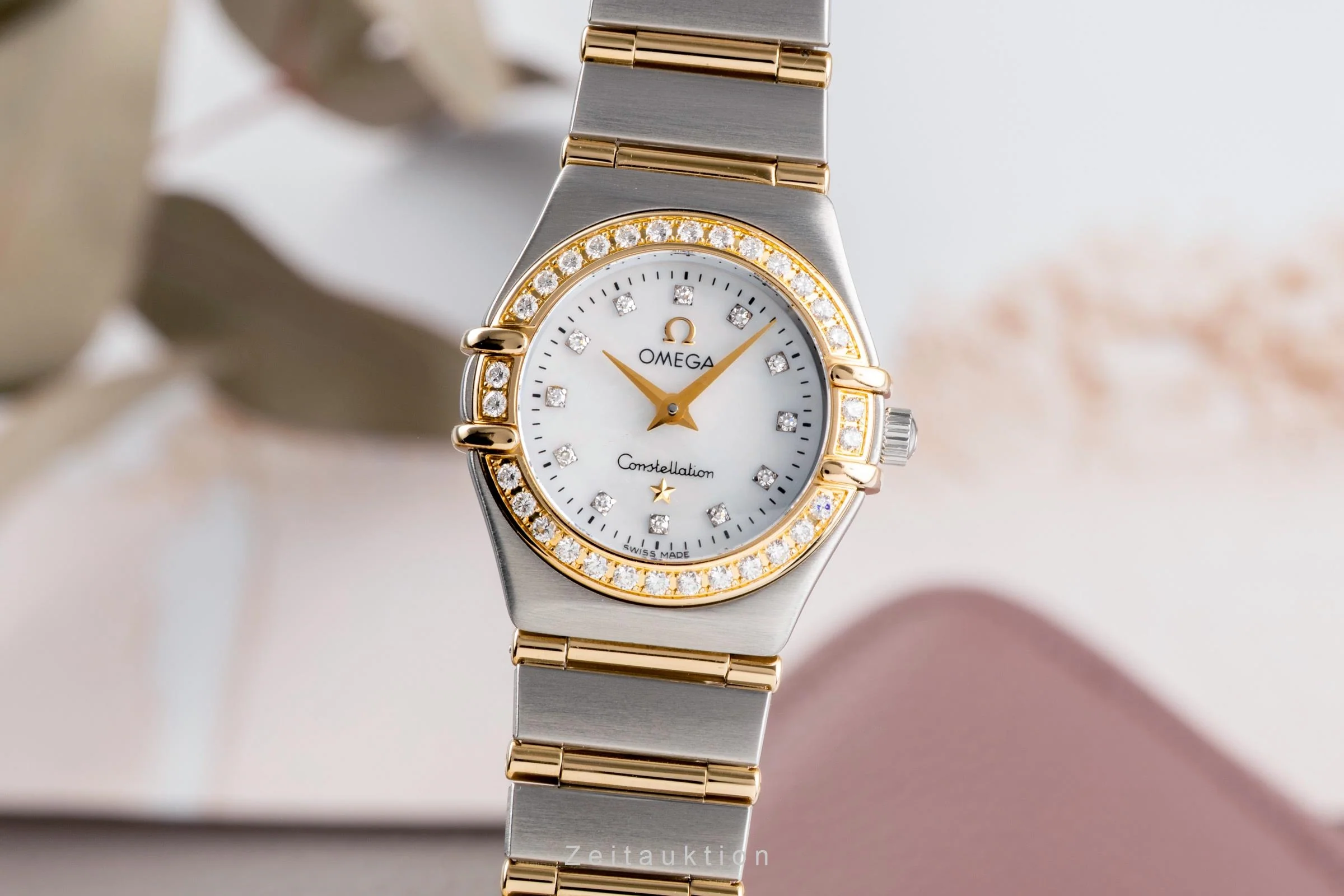 Omega Constellation steel / gold quartz women's watch 1365.75.00  [2502698] - Image 2