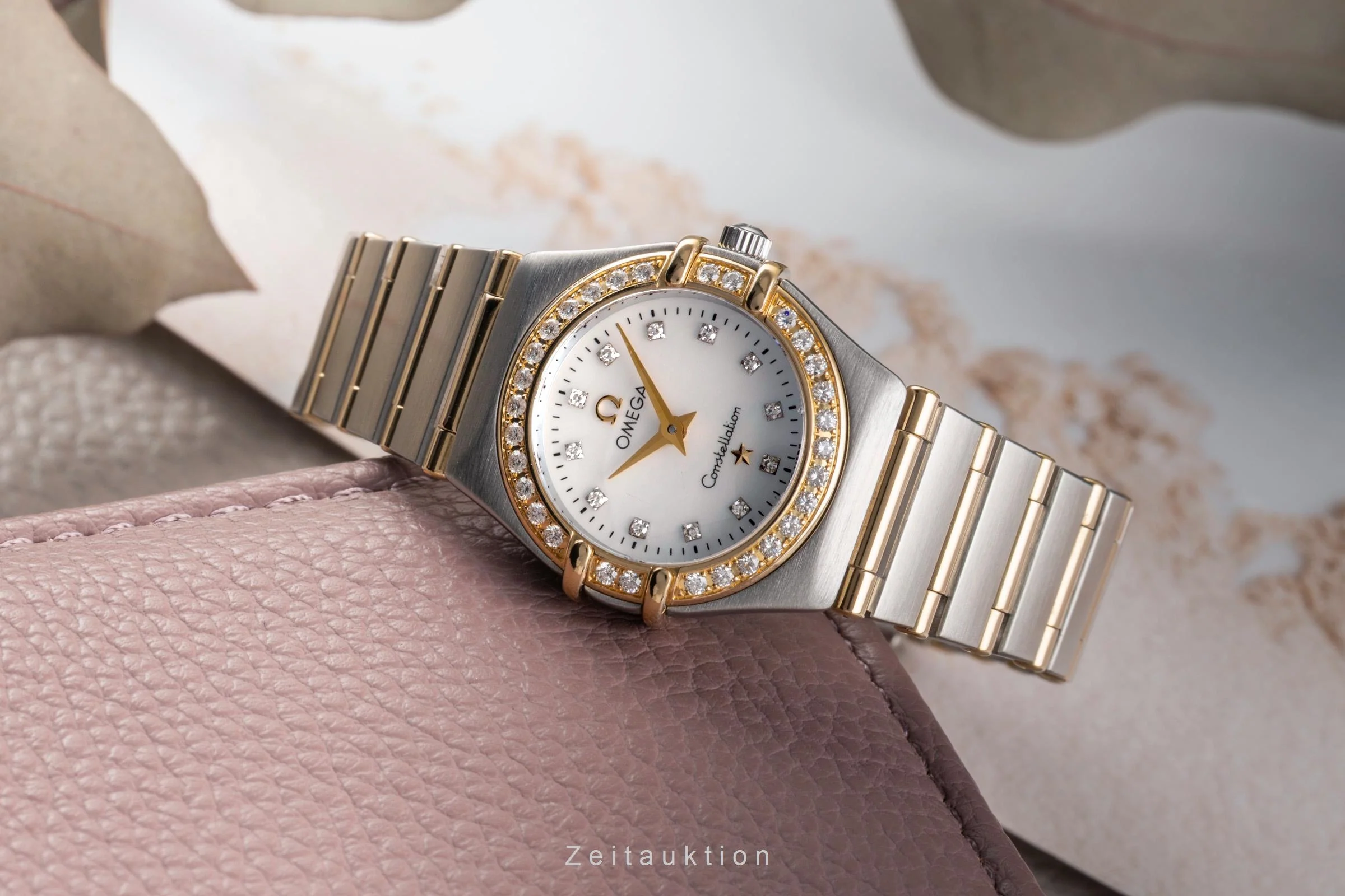 Omega Constellation steel / gold quartz women's watch 1365.75.00  [2502698] - Image 3