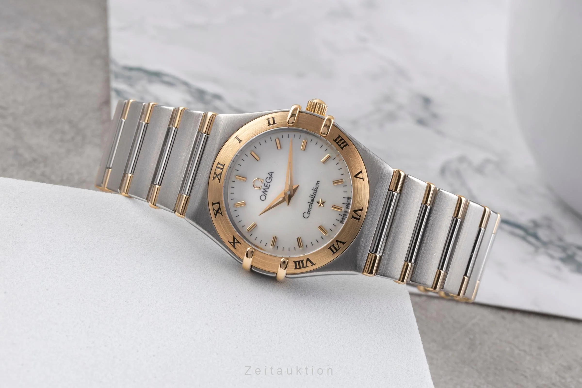 Omega Constellation steel / gold quartz women's watch 1372.70.00  [2504911] - Image 3