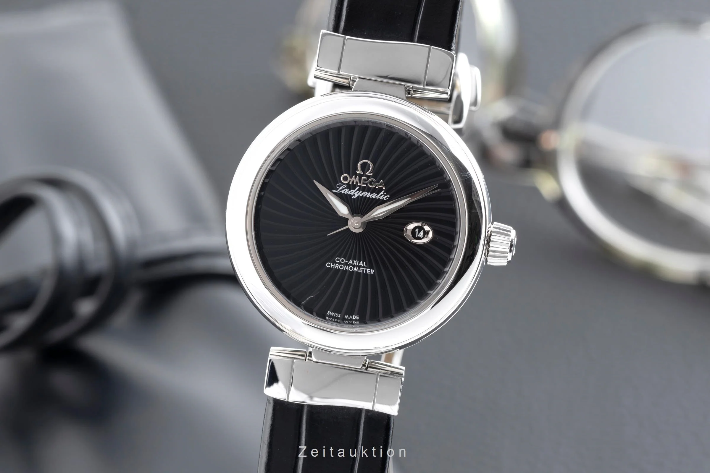 Omega Ladymatic steel automatic women's watch 425.33.34.20.01.001  [2502220] - Image 2