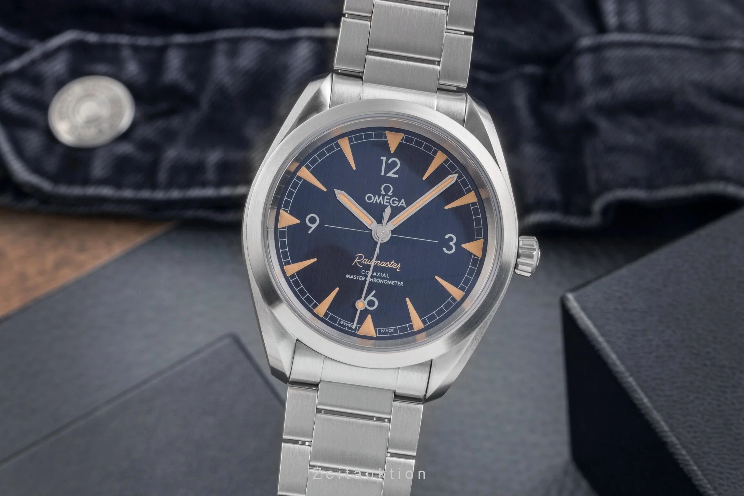Omega Railmaster silver automatic men's watch 220.10.40.20.01.001 LP: 5400EUR  [2504320] - Image 2