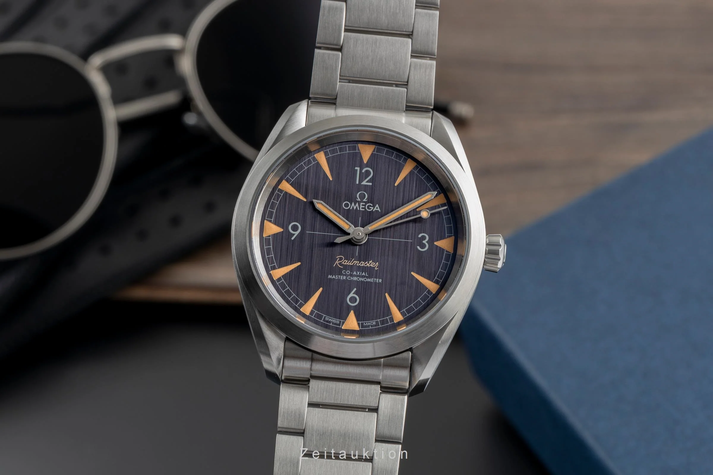 Omega Railmaster steel automatic men's watch 220.10.40.20.01.001  [2504988] - Image 2
