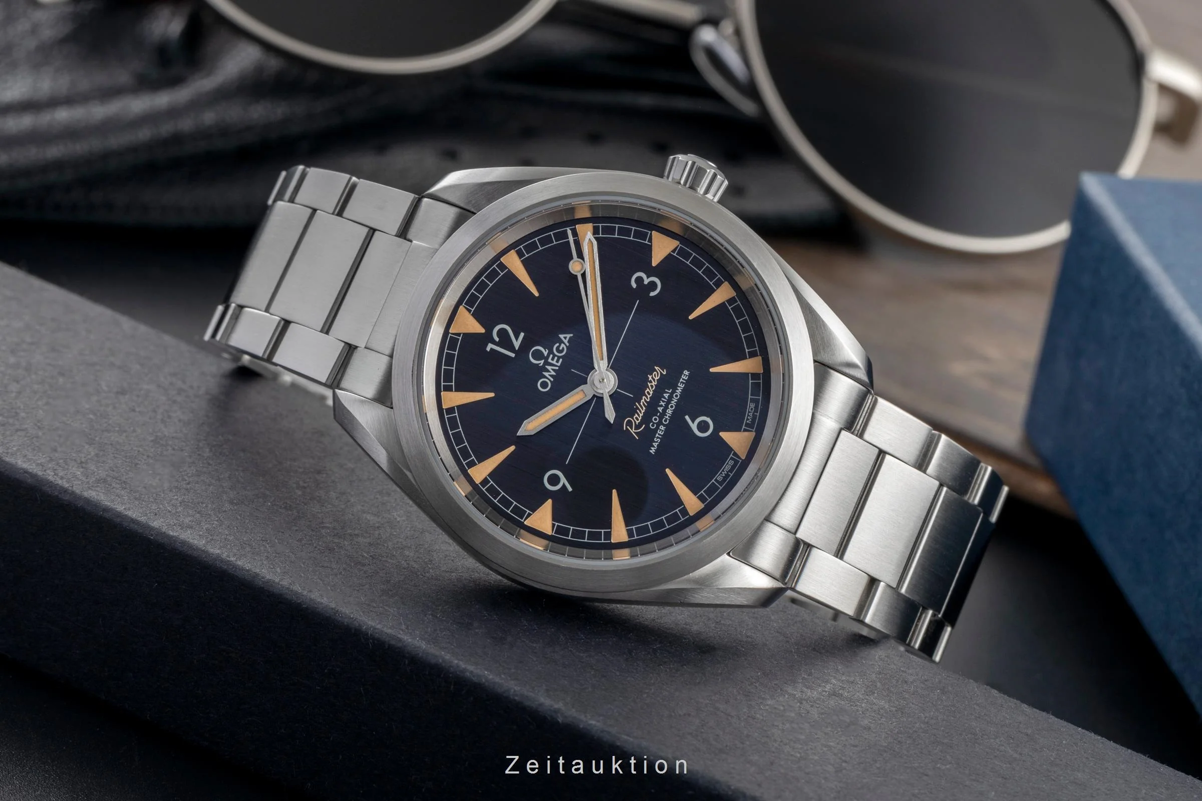 Omega Railmaster steel automatic men's watch 220.10.40.20.01.001  [2504988] - Image 3