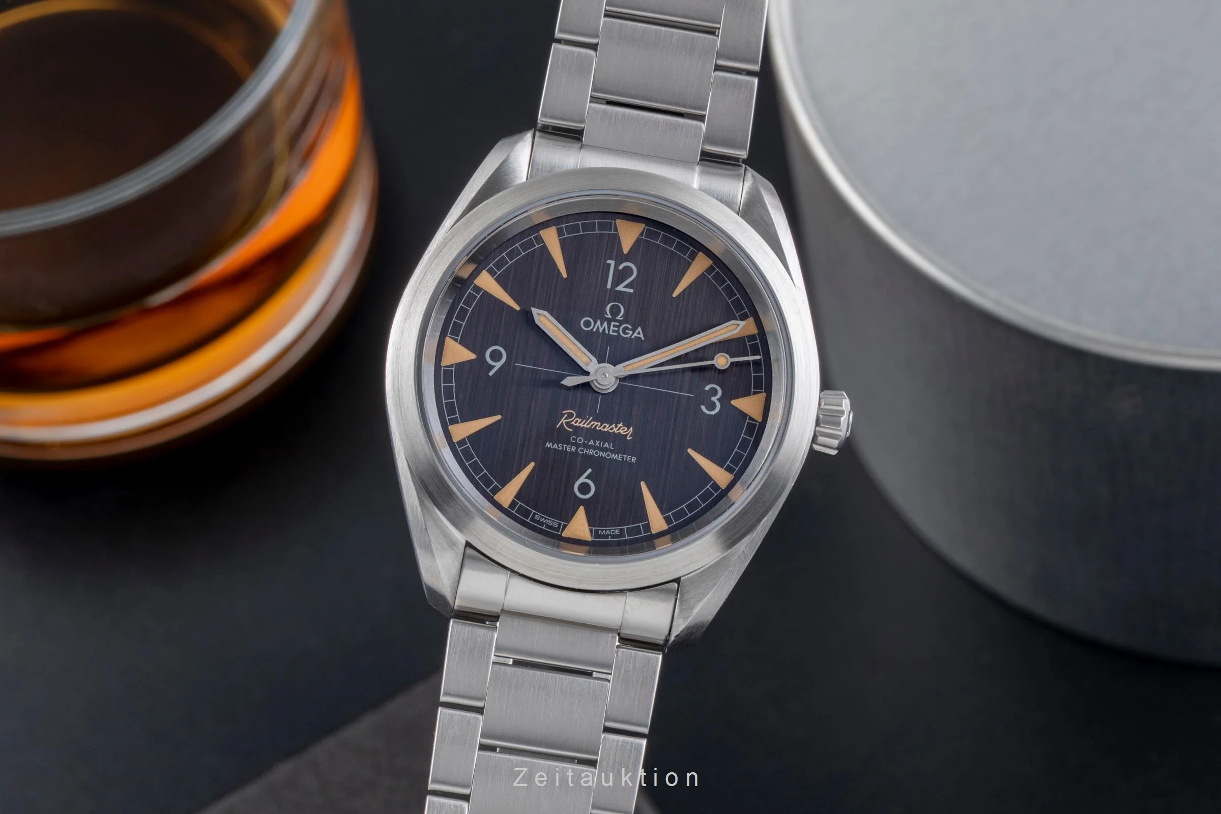 Omega Railmaster steel automatic men's watch 220.10.40.20.01.001  [2506069] - Image 2