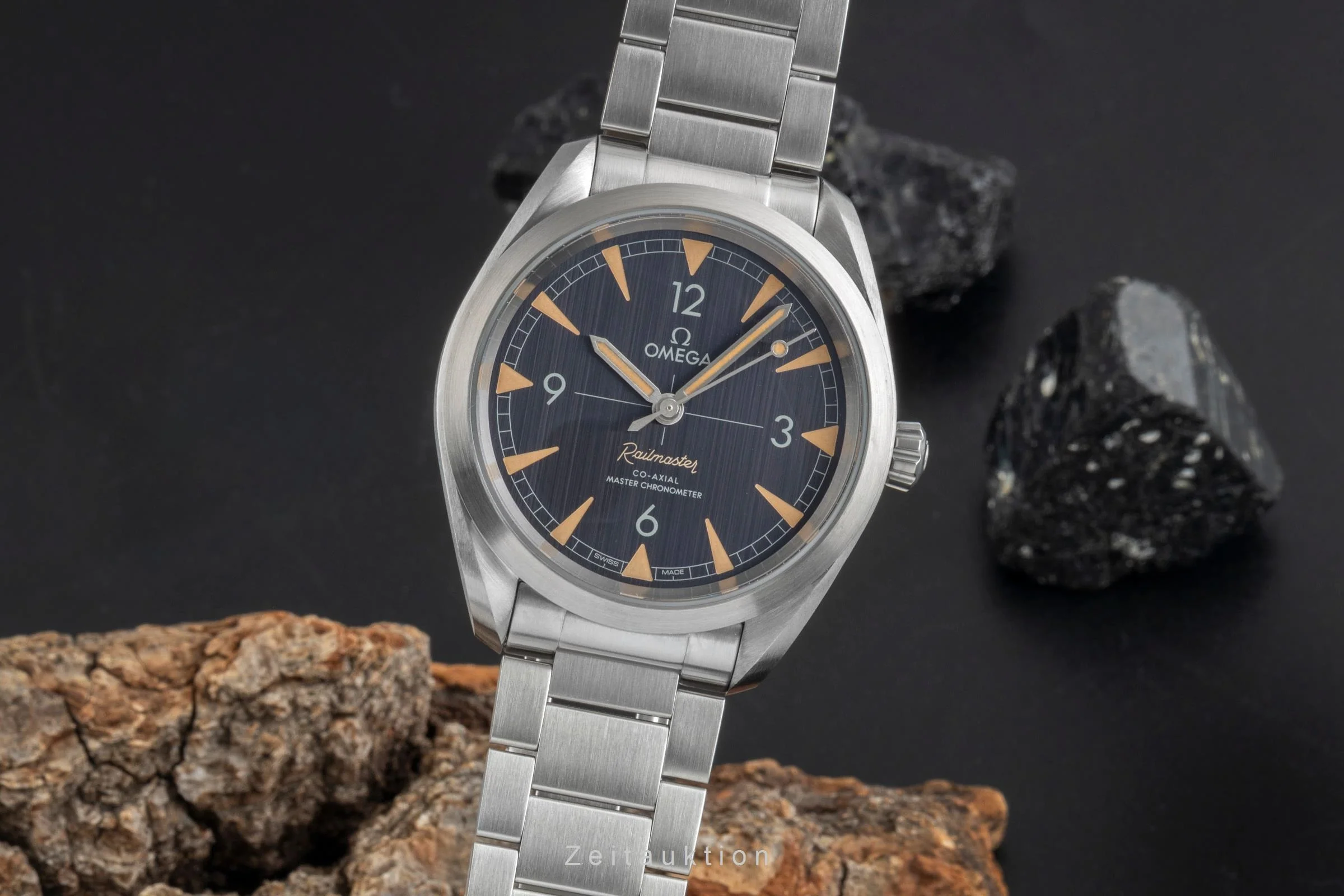 Omega Railmaster steel automatic men's watch 220.10.40.20.01.001  [2507075] - Image 2
