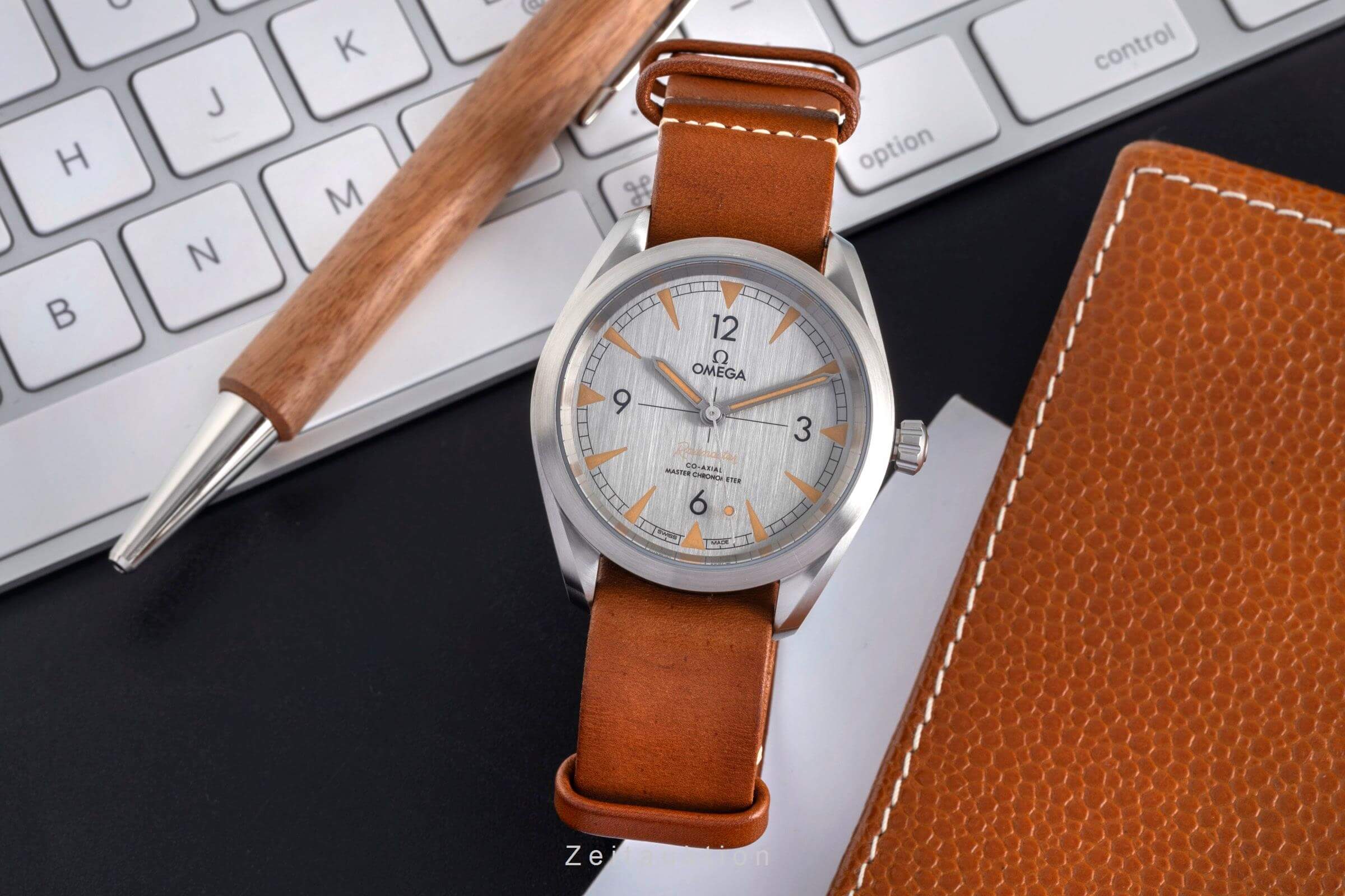 Omega Railmaster steel automatic men's watch 220.12.40.20.06.001  [2501916] - Image 4