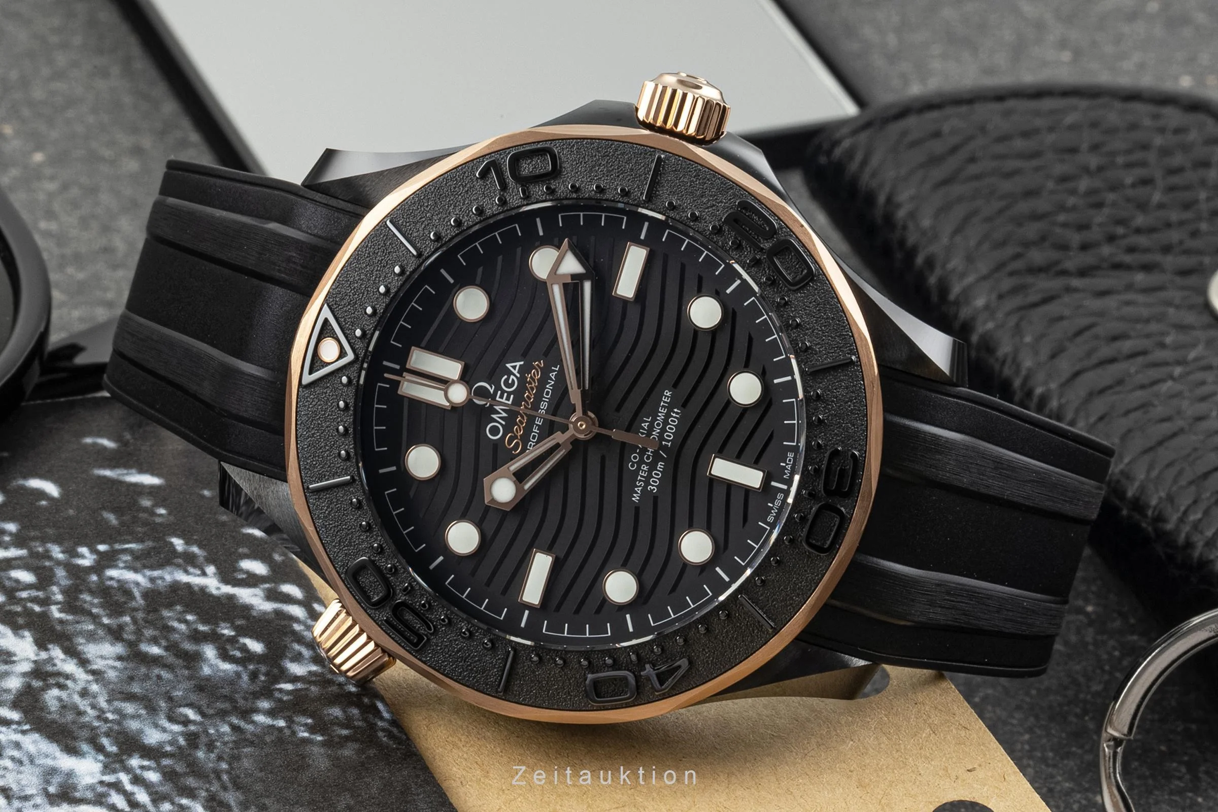 Omega Seamaster ceramic / gold automatic men's watch 210.62.44.20.01.001 LP: 13800EUR  [2304006] - Image 2
