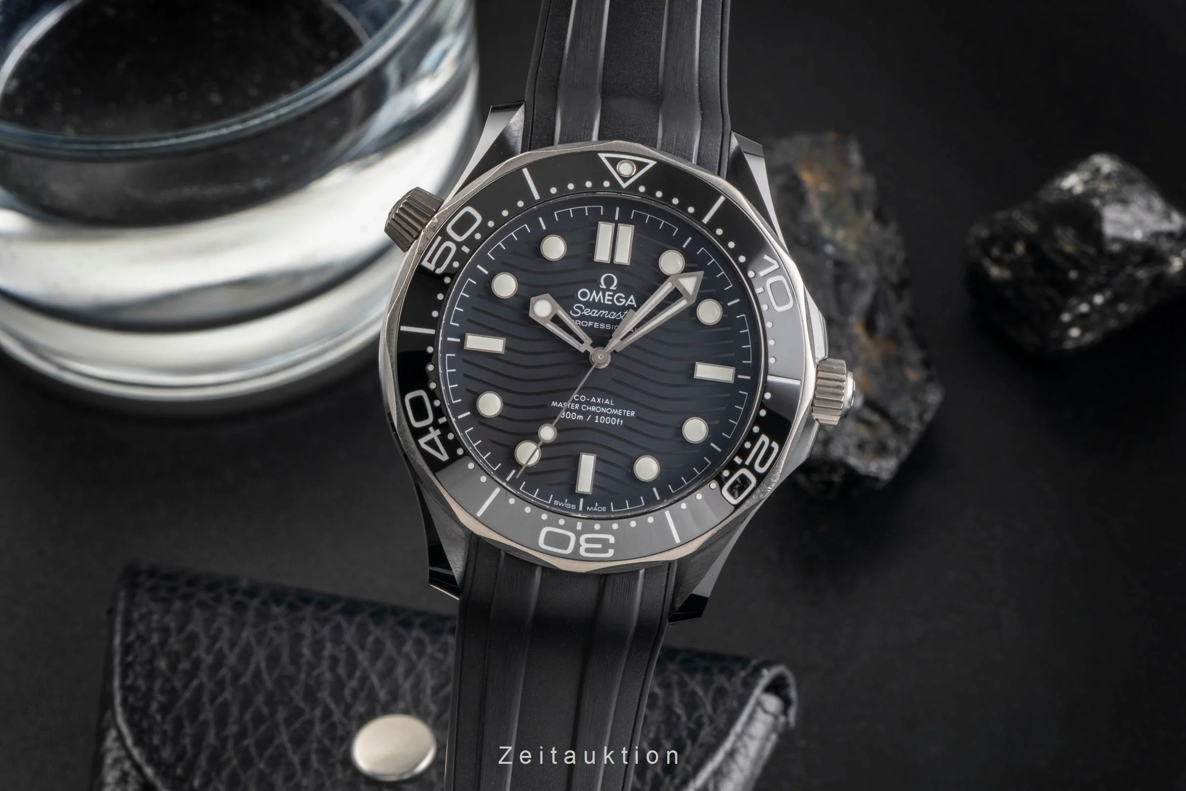 Omega Seamaster ceramic / titanium automatic men's watch 210.92.44.20.01.001 LP: 9700EUR  [2503511] - Image 2