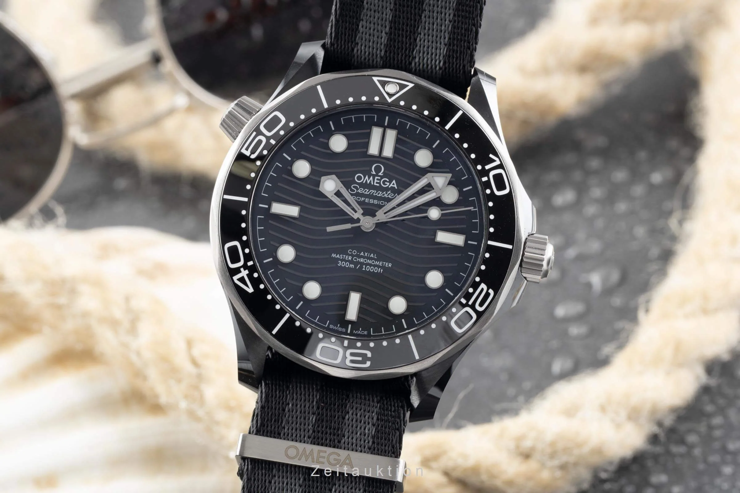 Omega Seamaster ceramic / titanium automatic men's watch 210.92.44.20.01.002 LP: 9700EUR  [2404609] - Image 2
