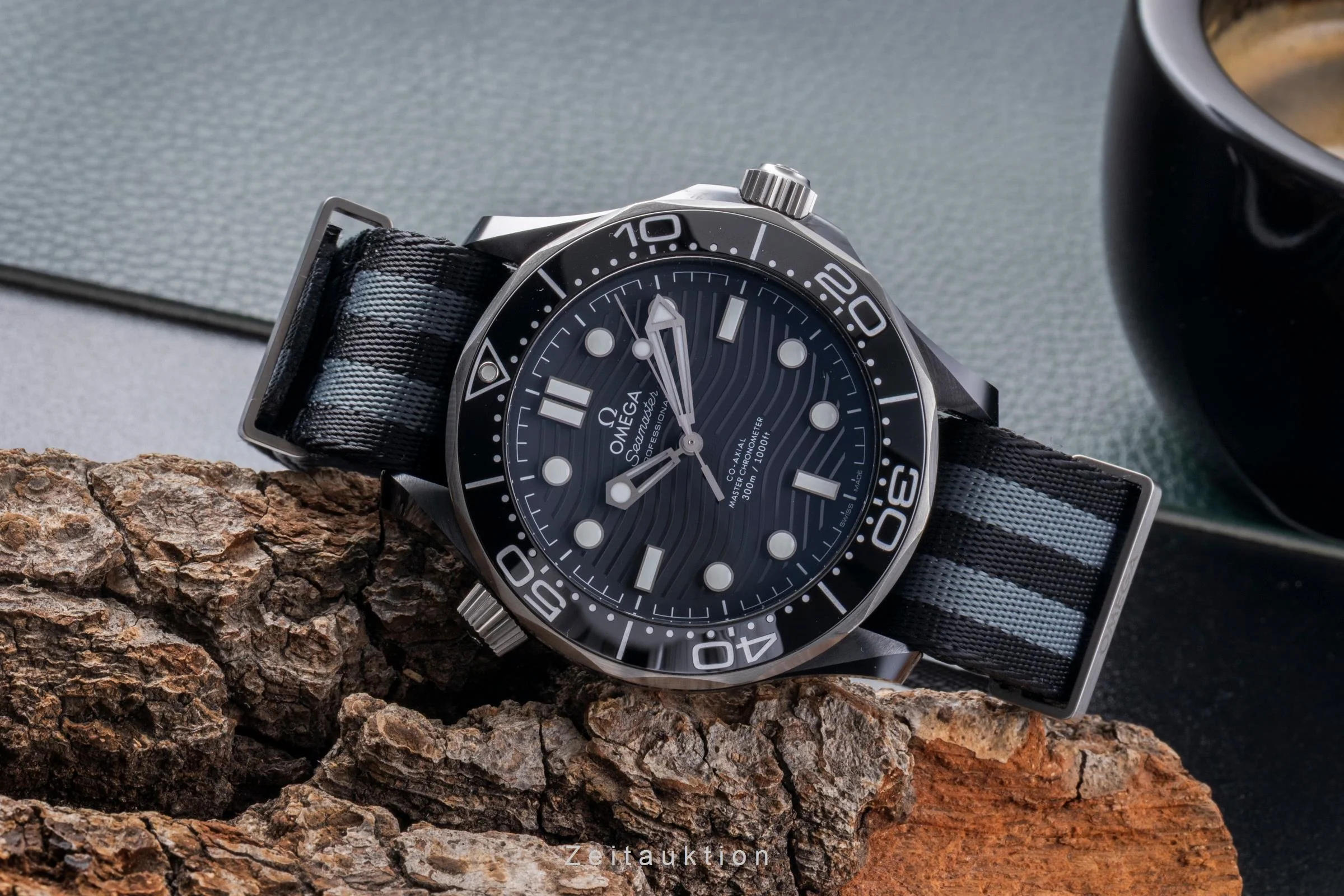 Omega Seamaster ceramic / titanium automatic men's watch 210.92.44.20.01.002 LP: 9700EUR  [2506256] - Image 3