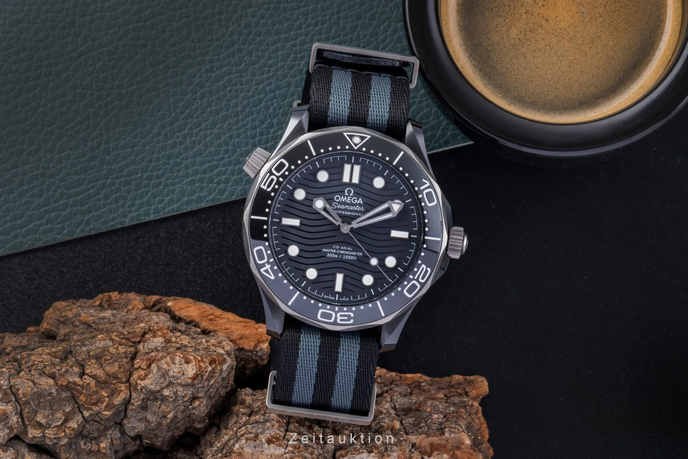 Omega Seamaster ceramic / titanium automatic men's watch 210.92.44.20.01.002 LP: 9700EUR  [2506256] - Image 4
