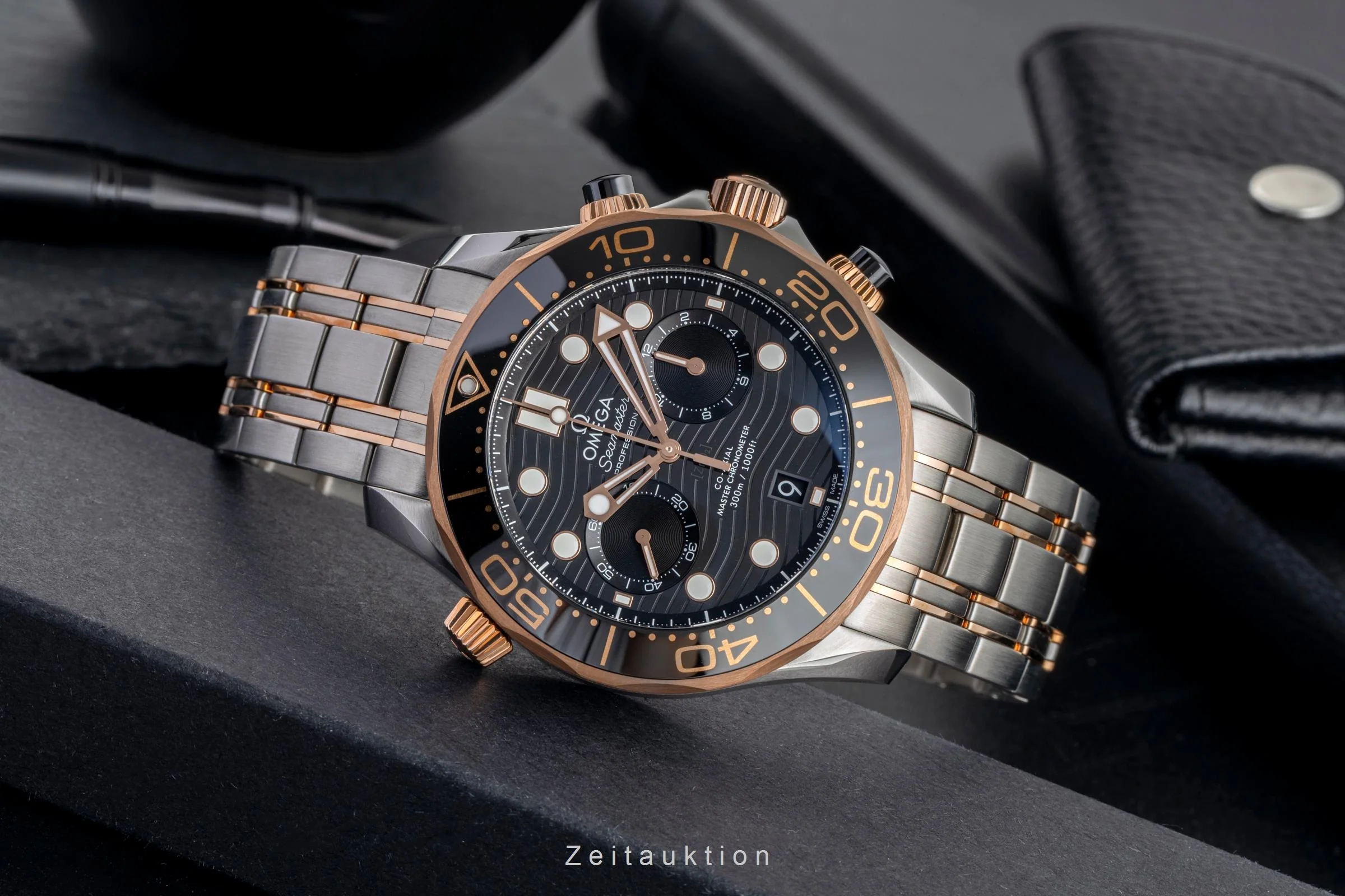 Omega Seamaster chronograph steel / gold automatic men's watch 210.20.44.51.01.001 LP: 17500EUR  [2504407] - Image 3