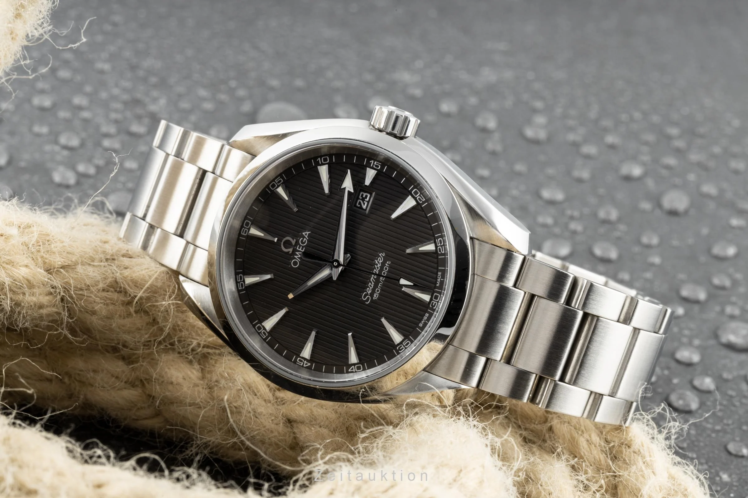 Omega Seamaster steel quartz men's watch 231.10.39.61.06.001  [2206347] - Image 2