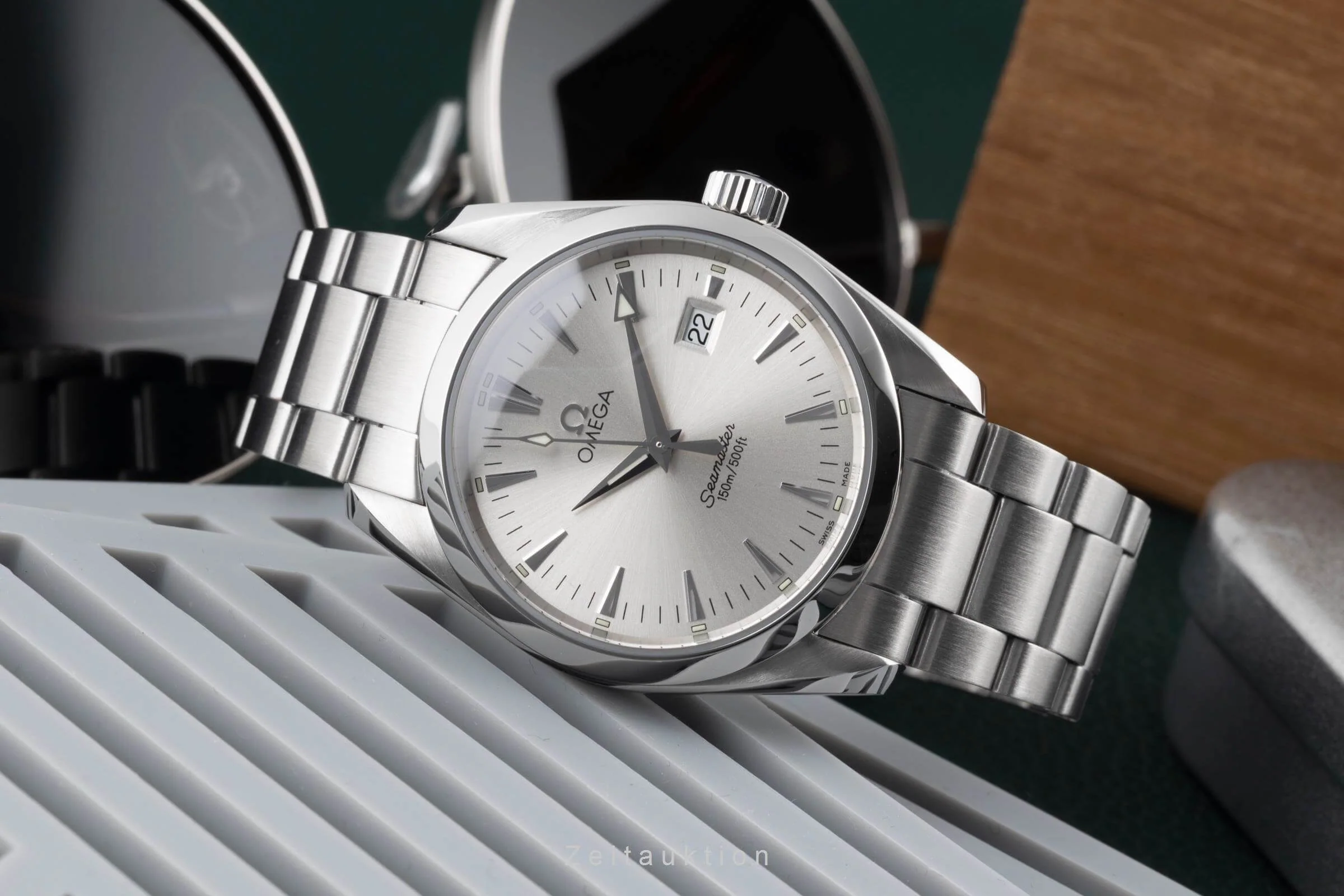 Omega Seamaster steel quartz men's watch 2518.30.00  [2403822] - Image 2