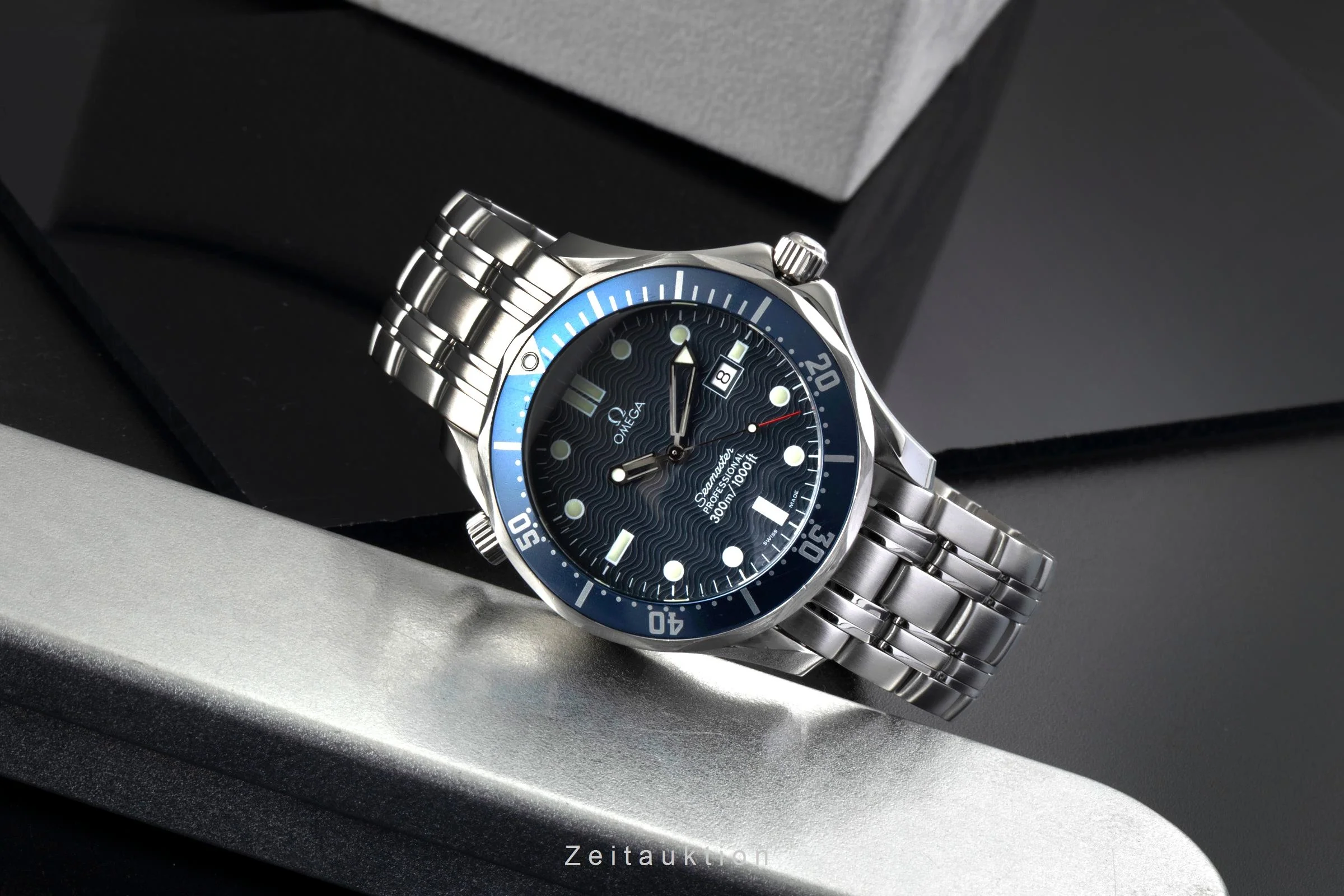 Omega Seamaster steel quartz men's watch 2541.80.00  [2600218] - Image 3