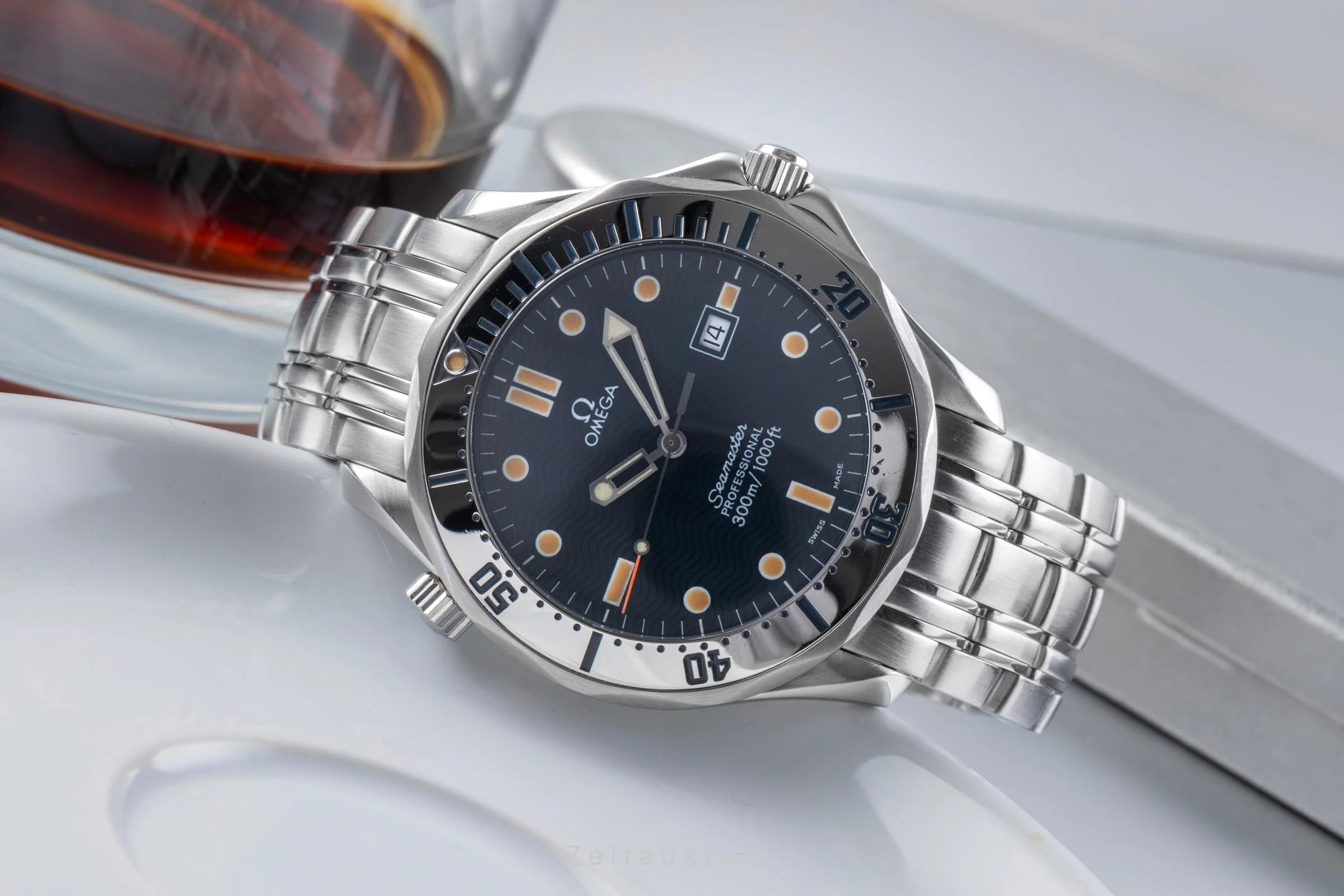 Omega Seamaster steel quartz men's watch 2542.80.00  [2506060] - Image 3