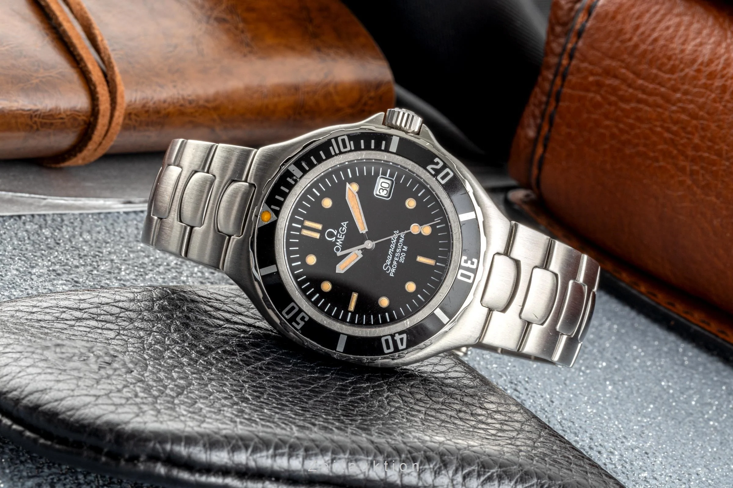 Omega Seamaster steel quartz men's watch 396.1062  [2302401] - Image 2