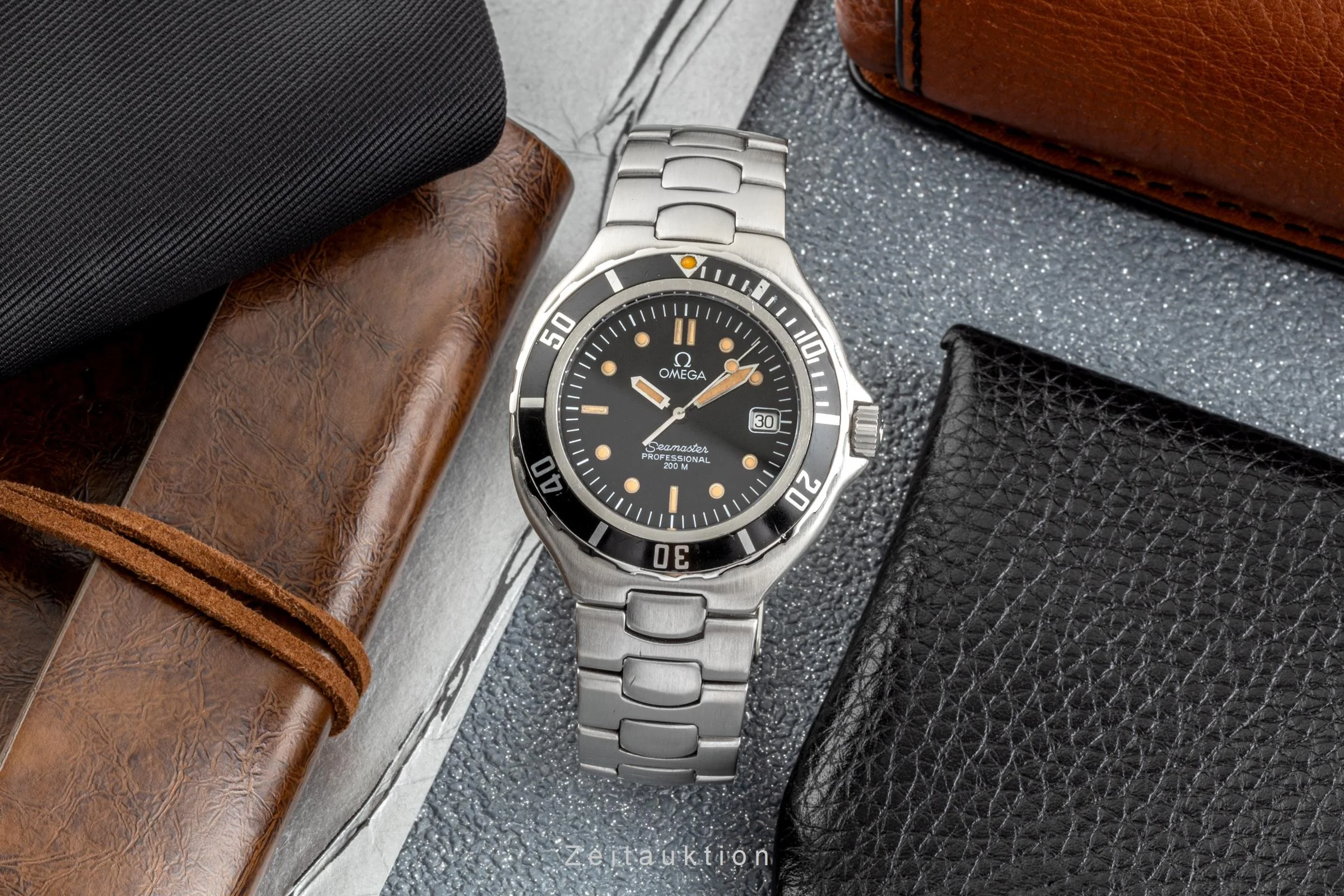 Omega Seamaster steel quartz men's watch 396.1062  [2302401] - Image 3