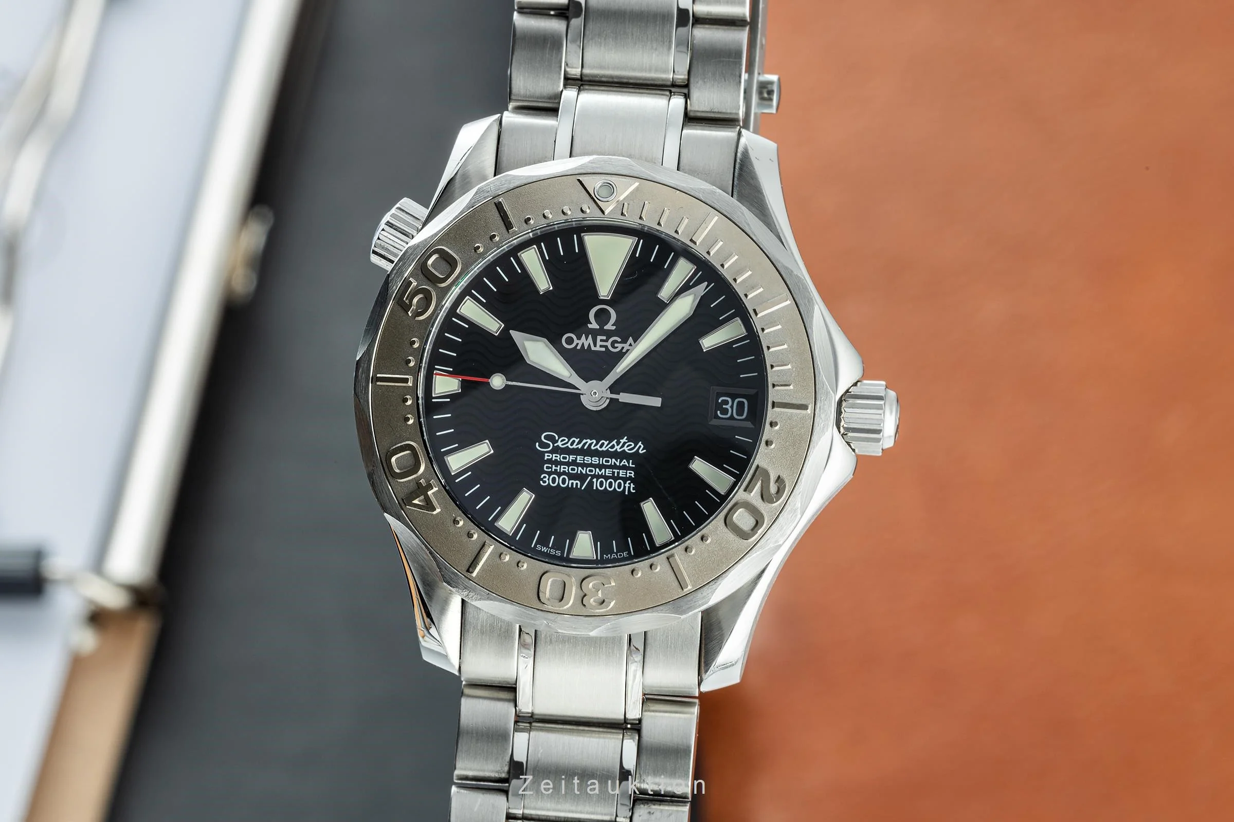 Omega Seamaster steel / white gold automatic men's watch 2236.50.00 VP: 7700EUR  [2302878] - Image 3