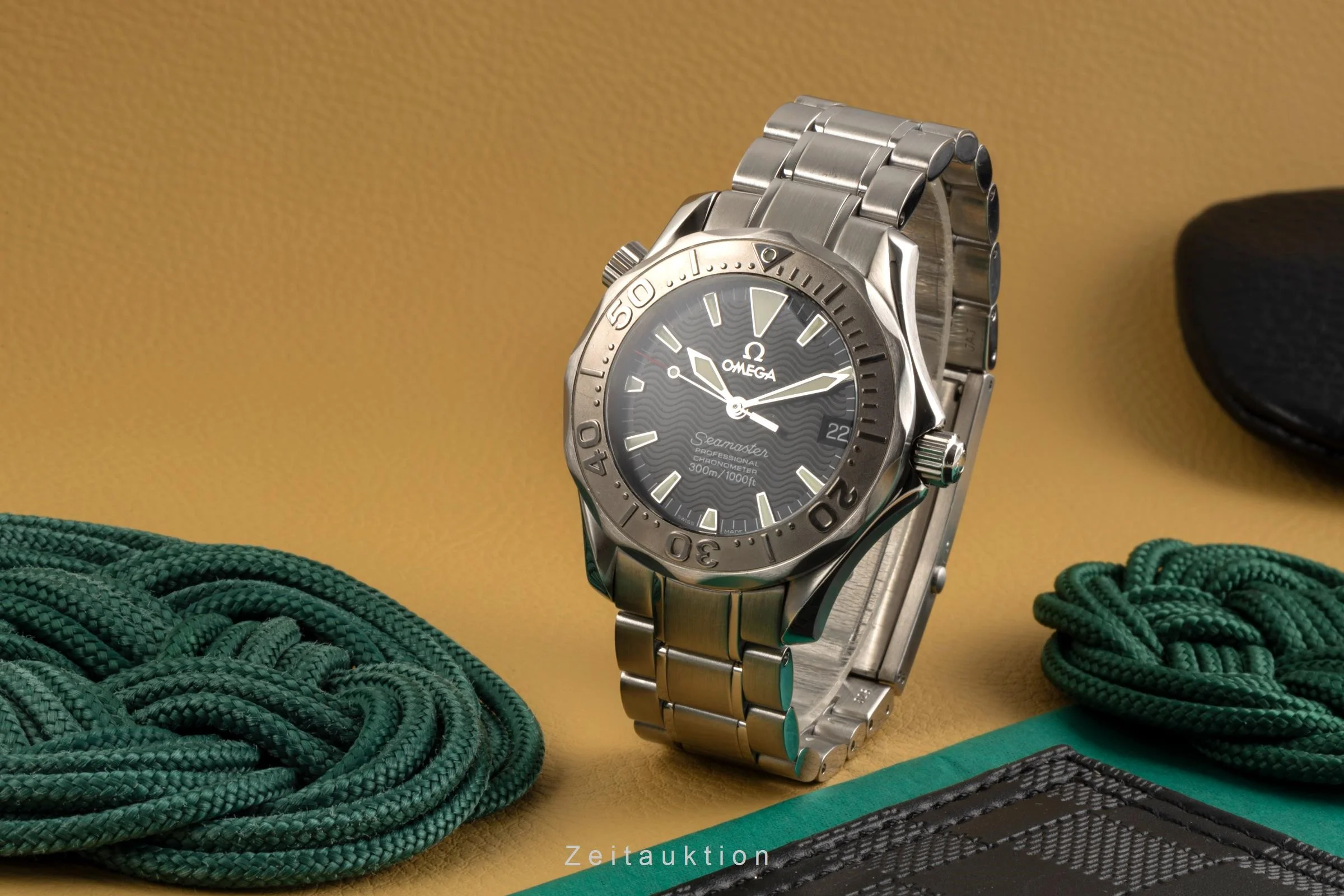 Omega Seamaster steel / white gold automatic men's watch 2236.50.00  [2305527] - Image 3