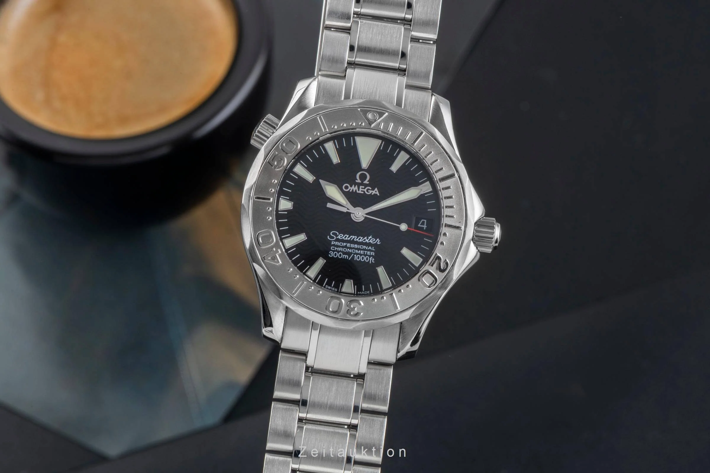 Omega Seamaster steel / white gold automatic men's watch 2236.50.00  [2501702] - Image 2