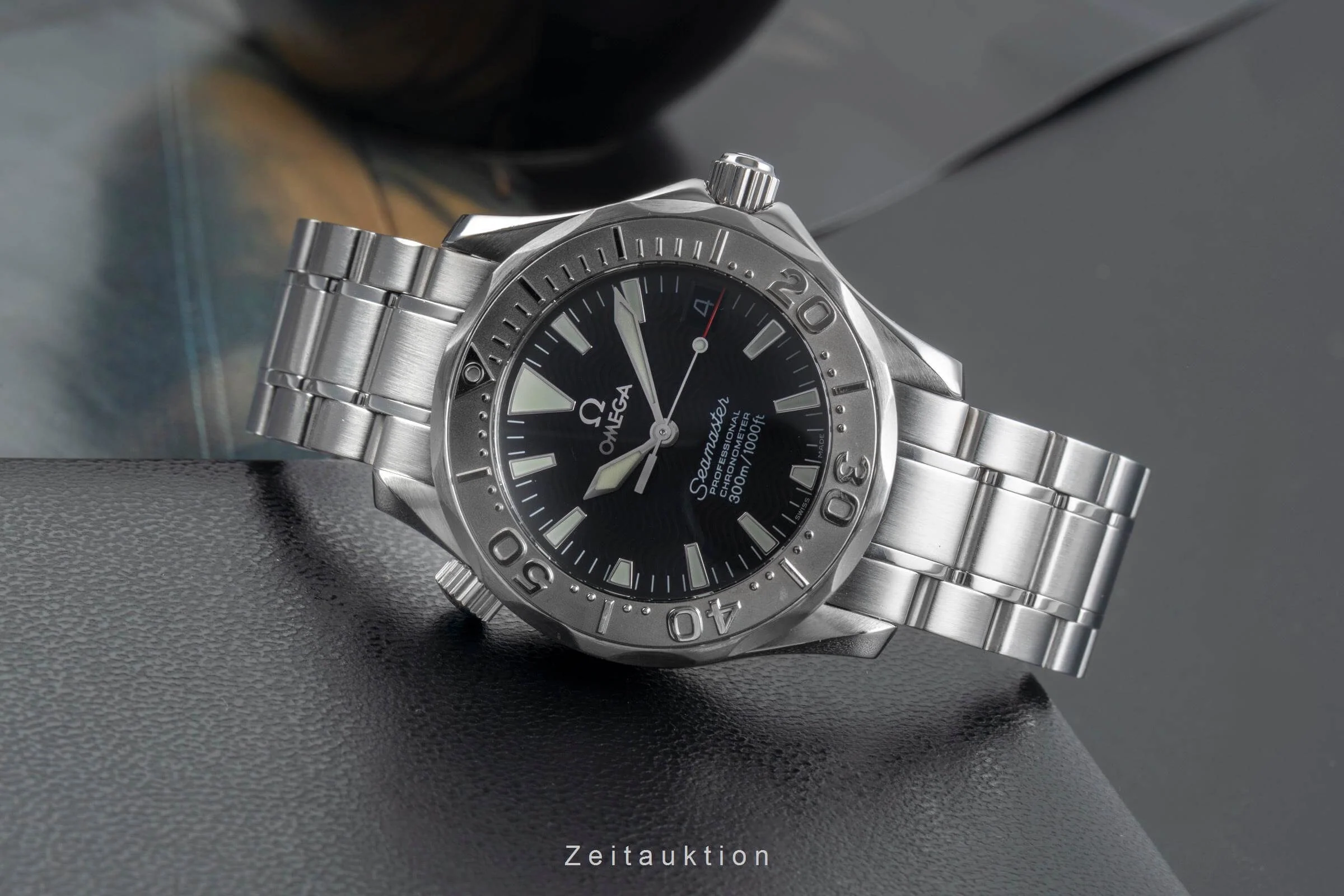Omega Seamaster steel / white gold automatic men's watch 2236.50.00  [2501702] - Image 3