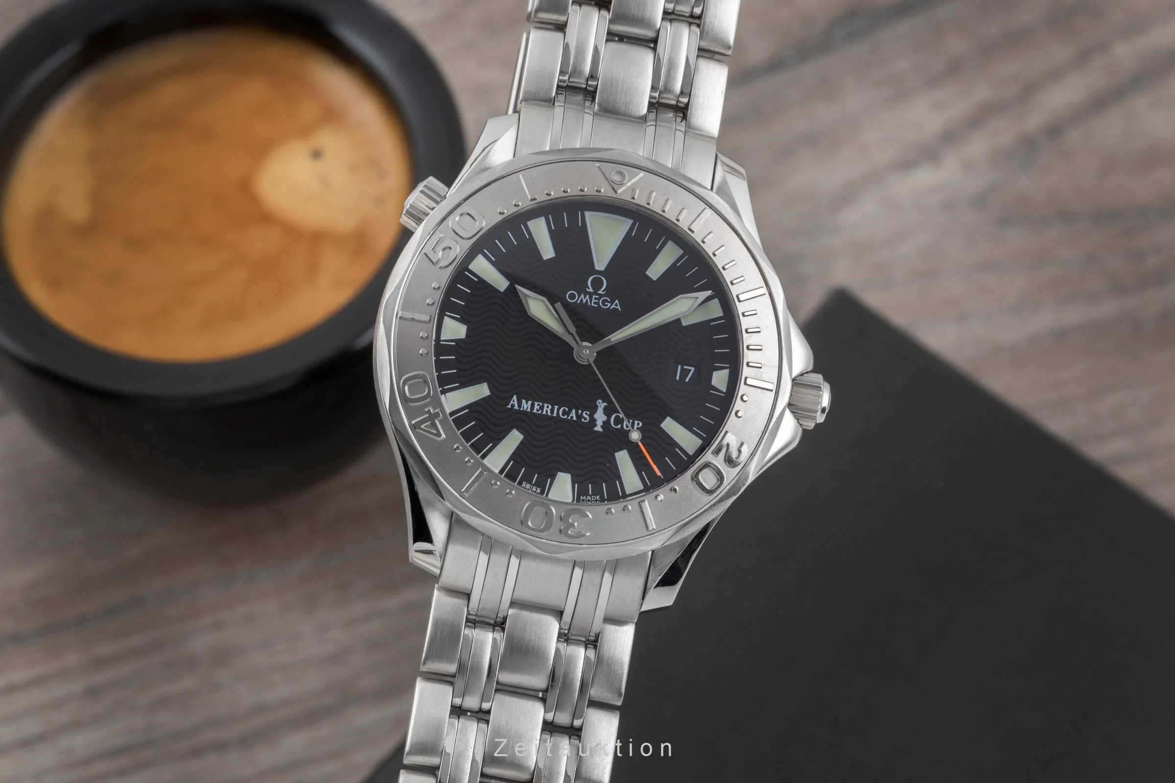 Omega Seamaster steel / white gold automatic men's watch 2533.50.00 Limited  [2506213] - Image 2