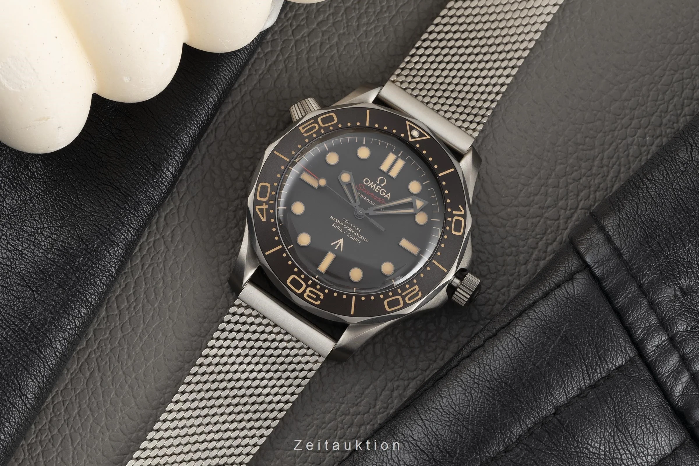 Omega Seamaster titanium automatic men's watch 210.90.42.20.01.001 LP: 10700EUR  [2300518] - Image 2